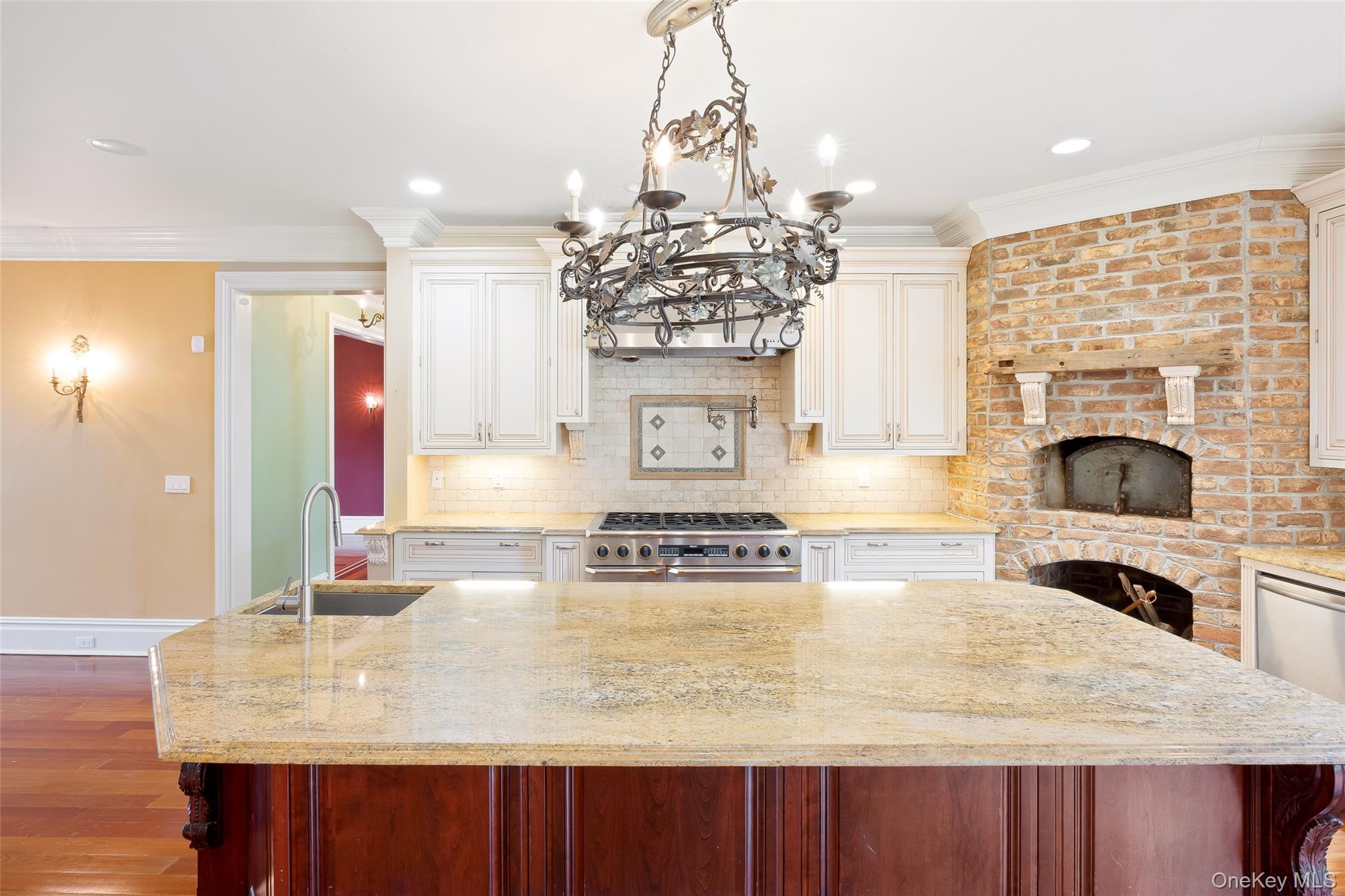 52 Brushy Neck Ln, Westhampton, NY 11977