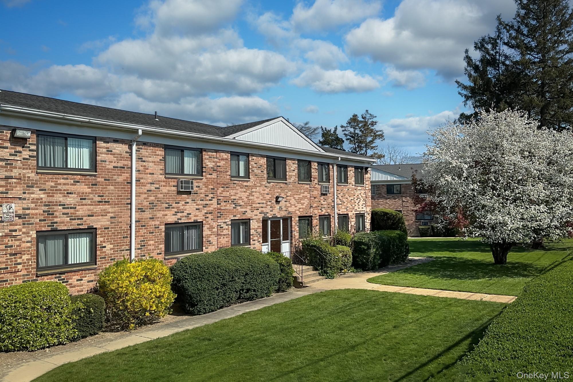 21 Brentwood Road # 2, Bay Shore, NY 11706