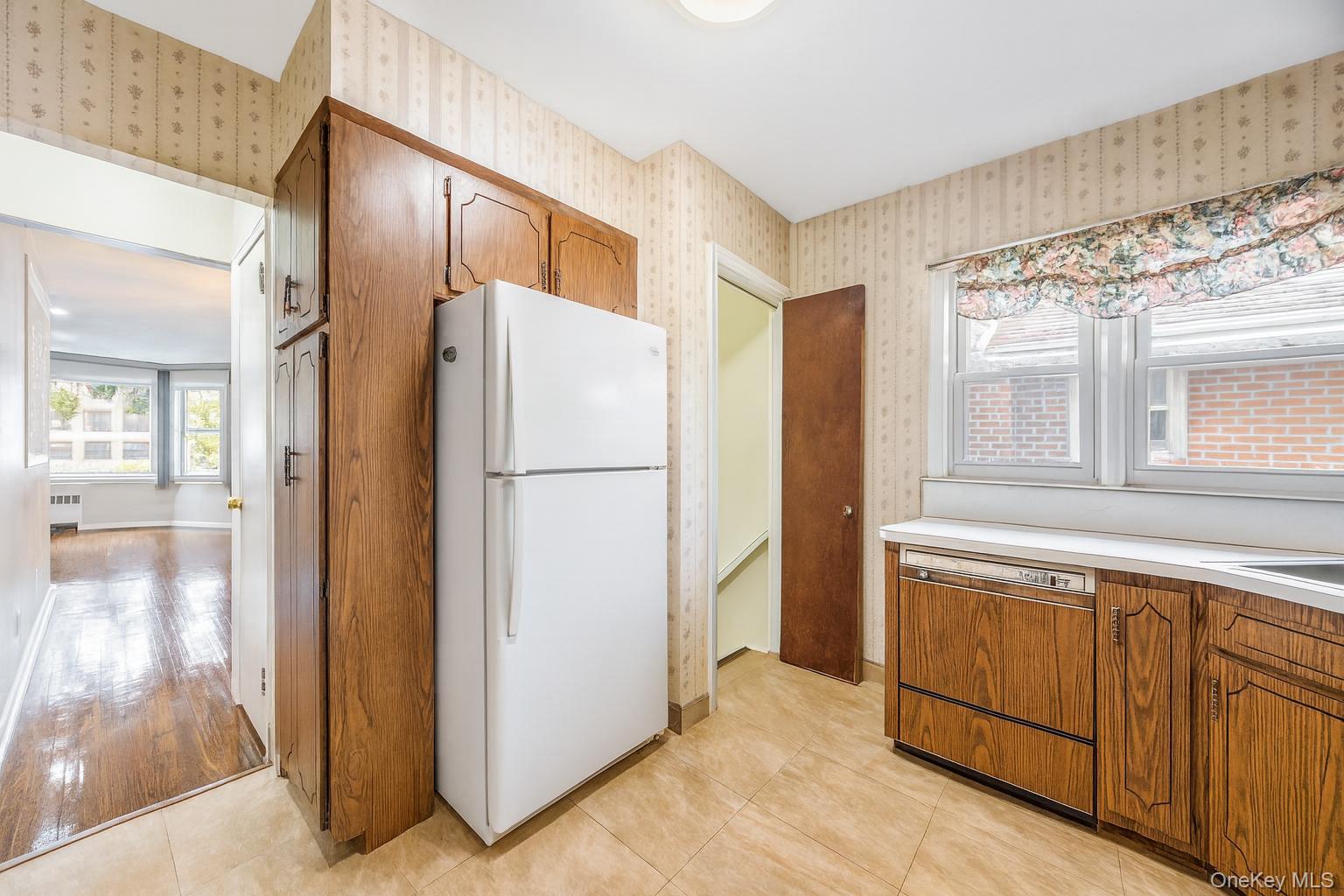 8225 232nd Street, Jamaica, NY 11427