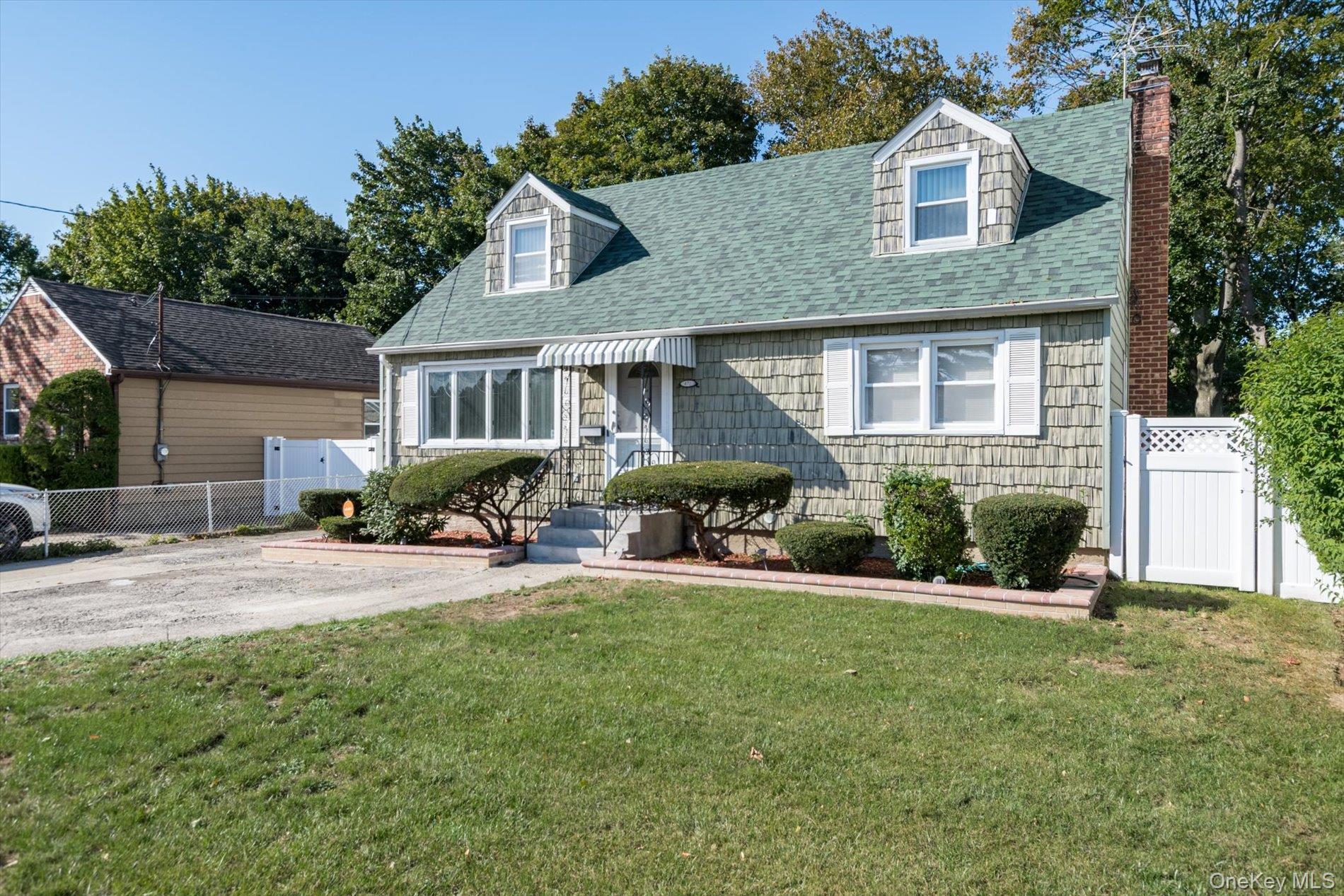 472 Emerson Street, Uniondale, NY 11553