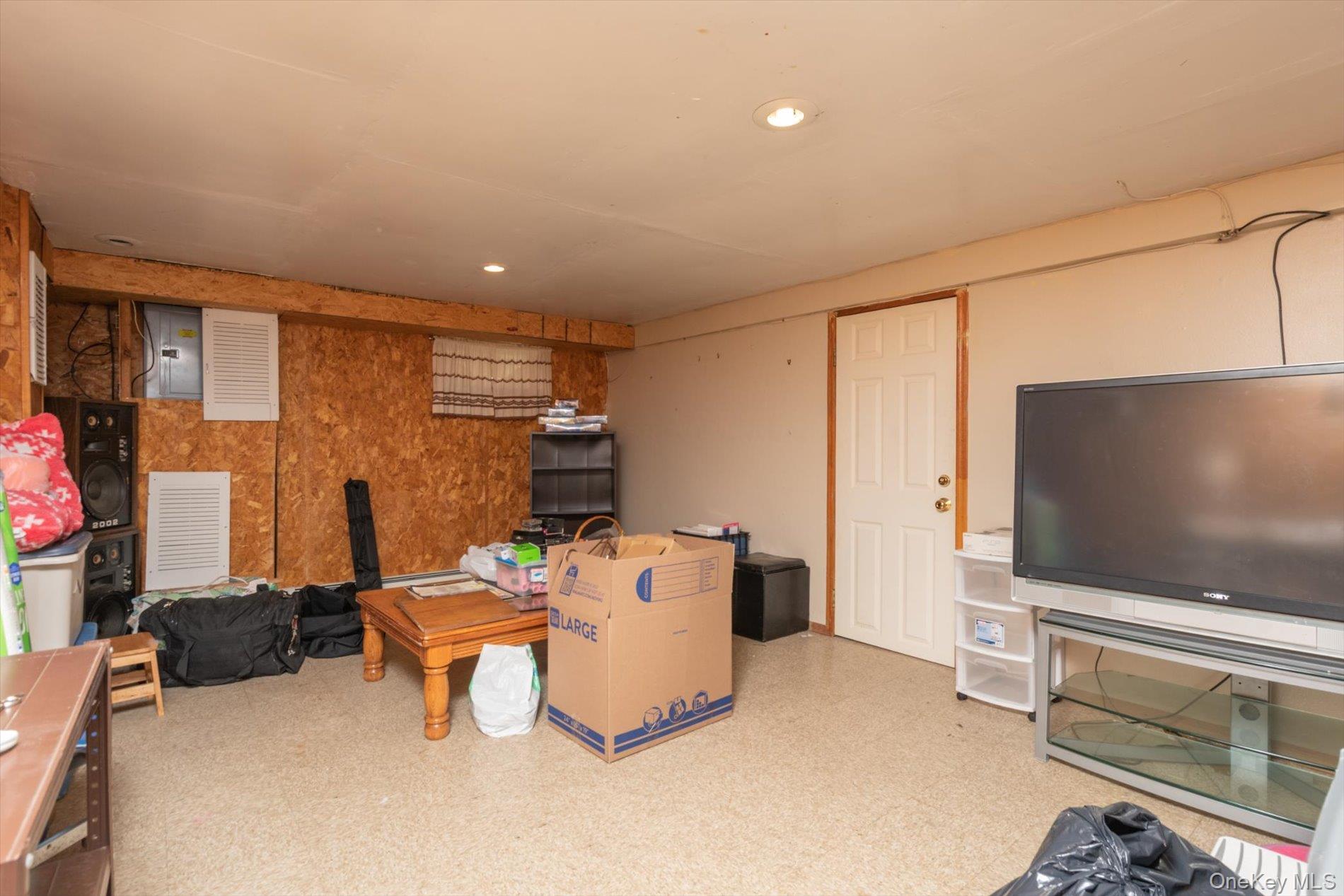 472 Emerson Street, Uniondale, NY 11553