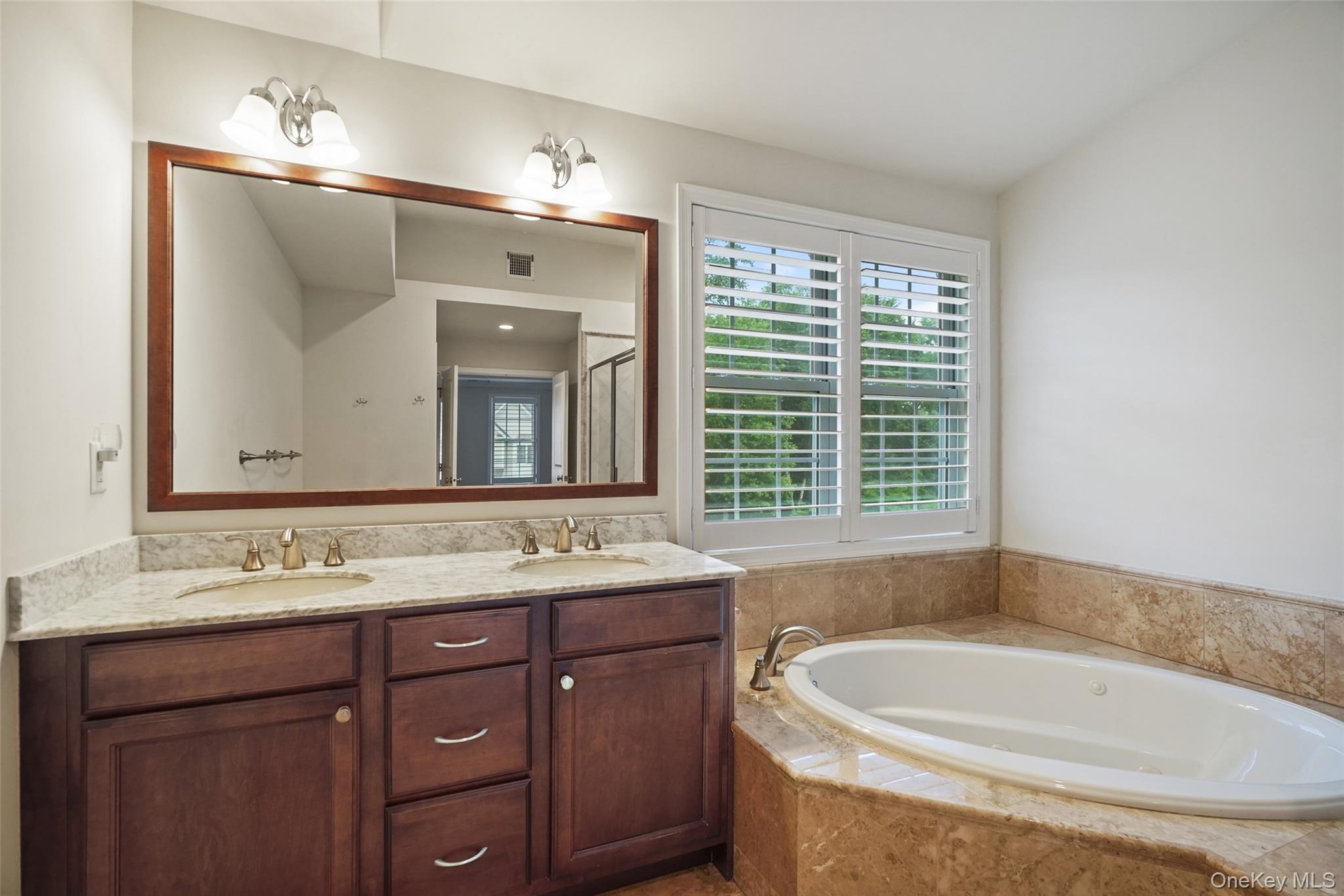 14 Chestnut Street, Hopewell Junction, NY 12533