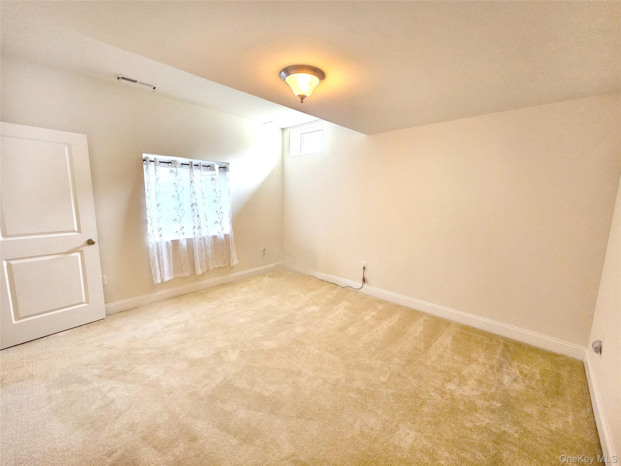 14 Chestnut Street, Hopewell Junction, NY 12533