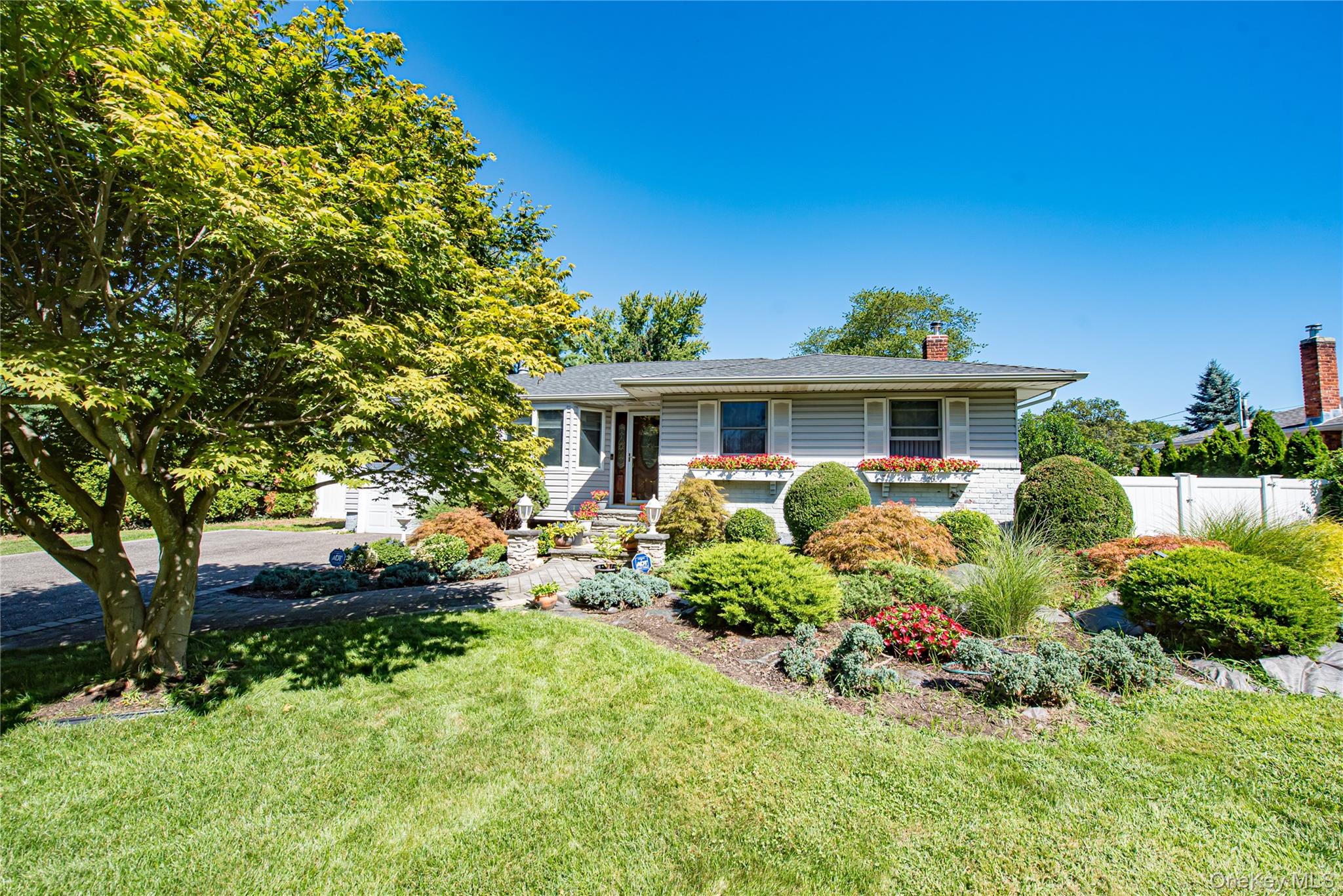 1 Wood Lane, Smithtown, NY 11787
