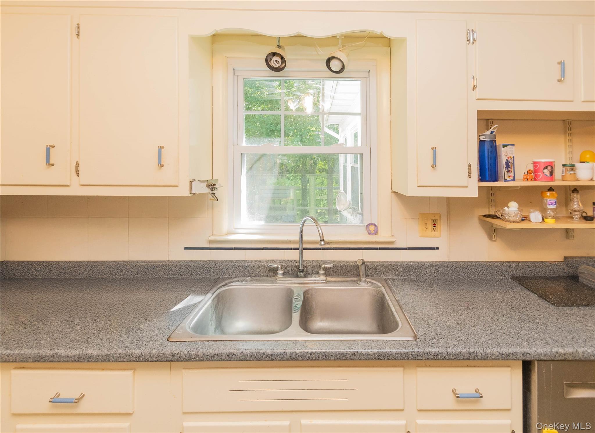 513 Roberts Court, Hurley, NY 12443