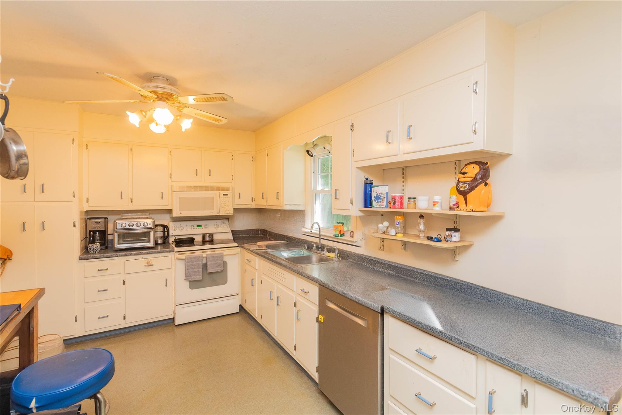 513 Roberts Court, Hurley, NY 12443