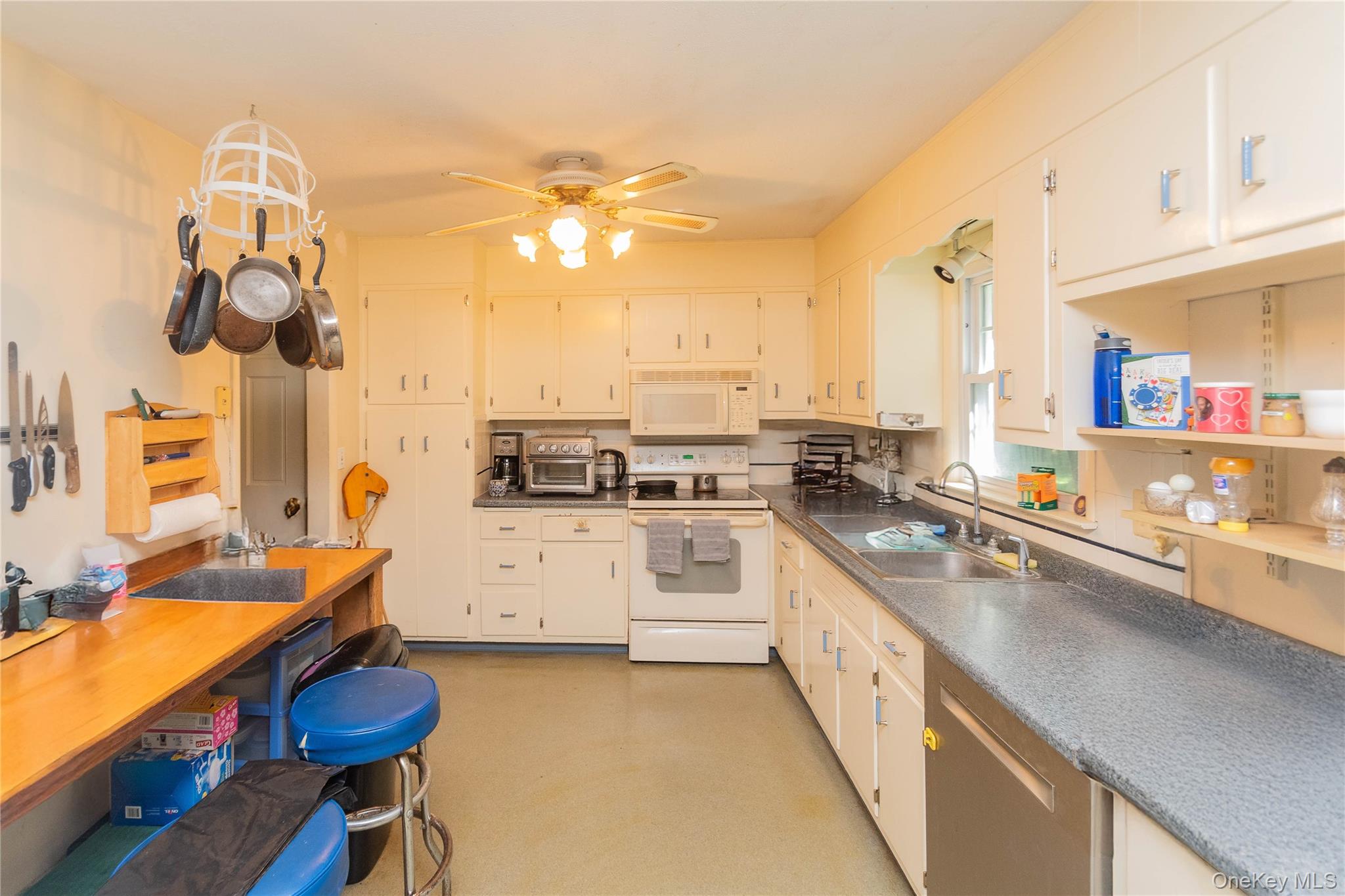 513 Roberts Court, Hurley, NY 12443