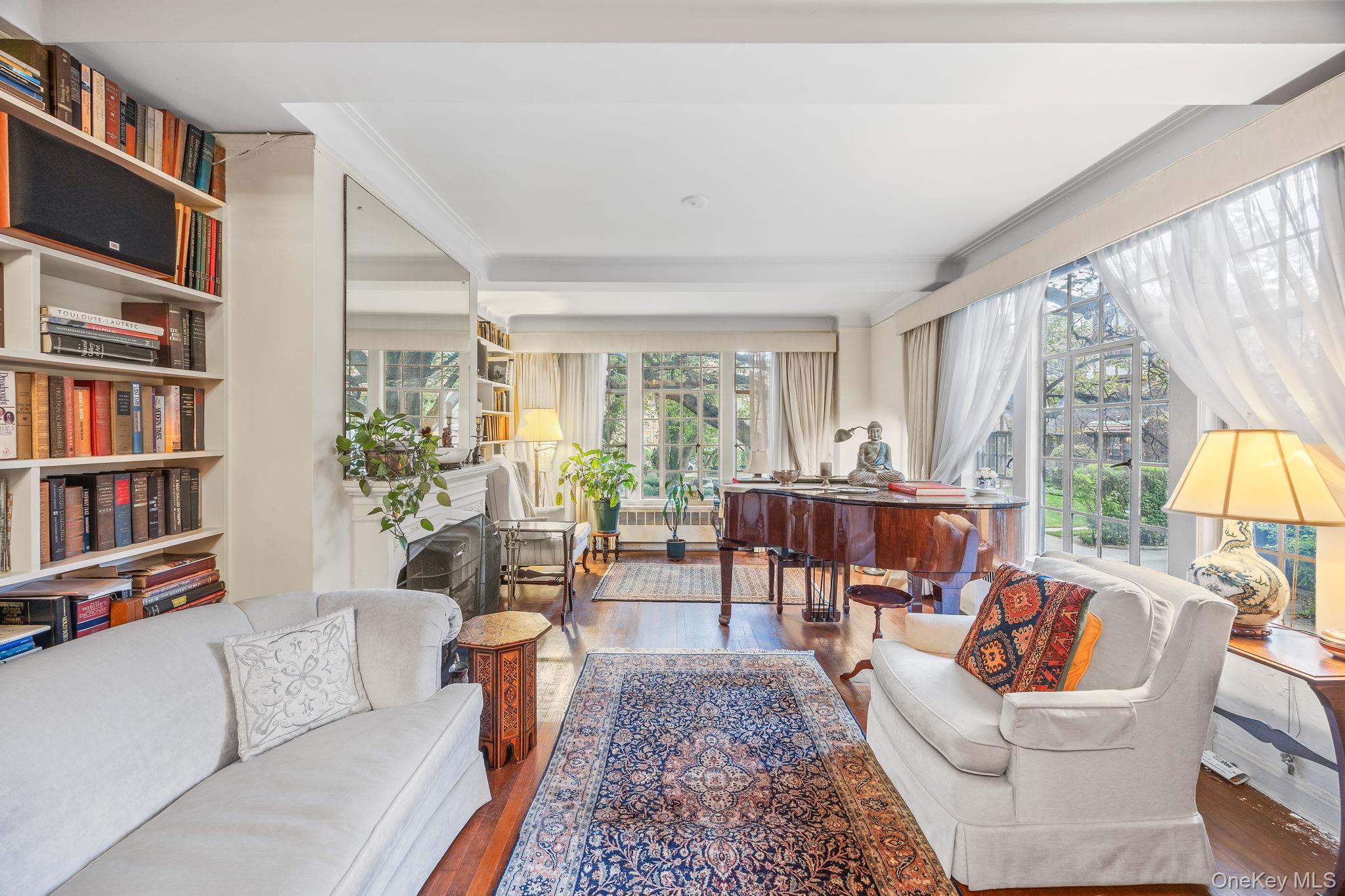 20 continental Avenue # 2R, Forest Hills, NY 11375