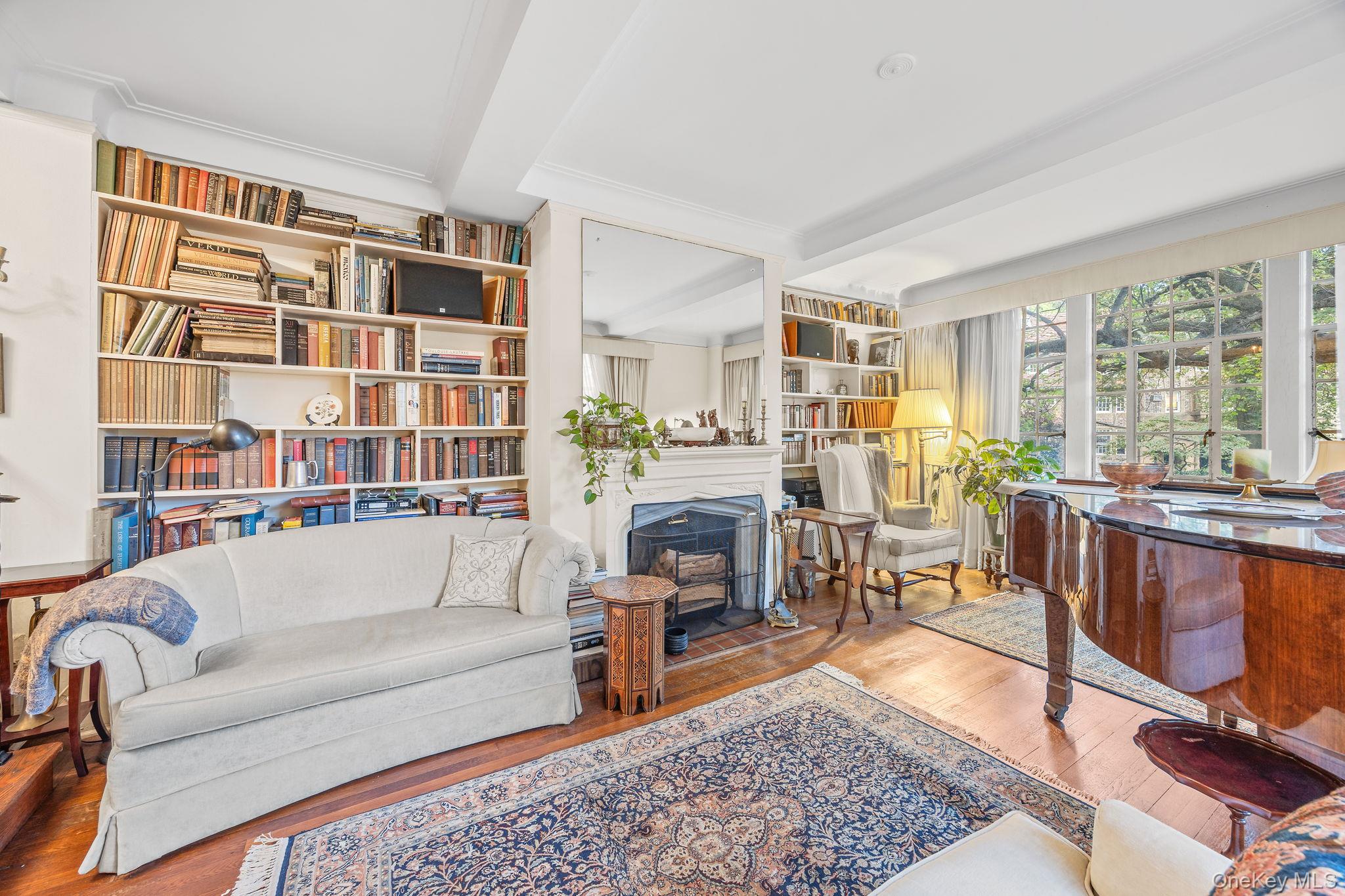 20 continental Avenue # 2R, Forest Hills, NY 11375