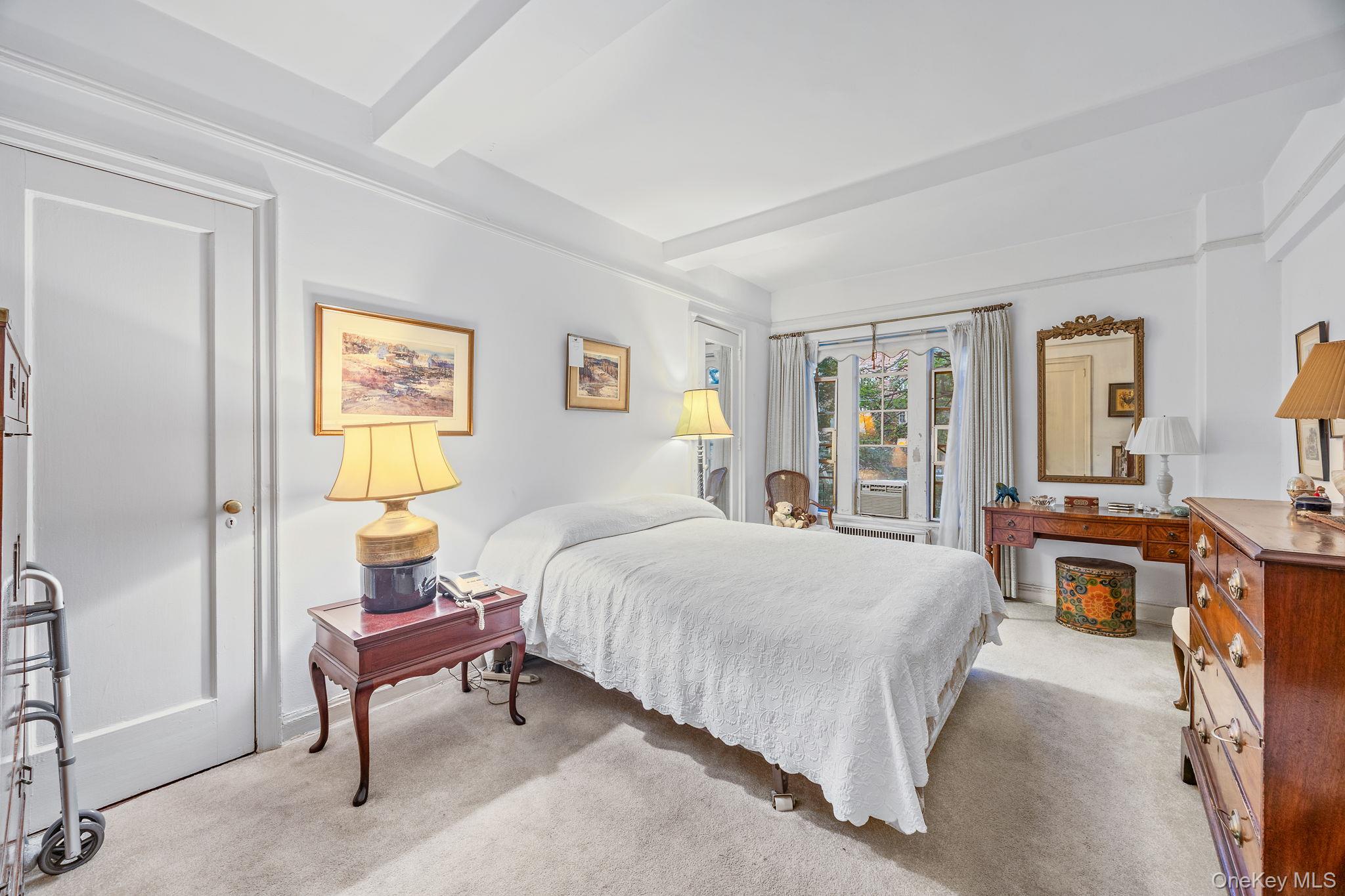 20 continental Avenue # 2R, Forest Hills, NY 11375