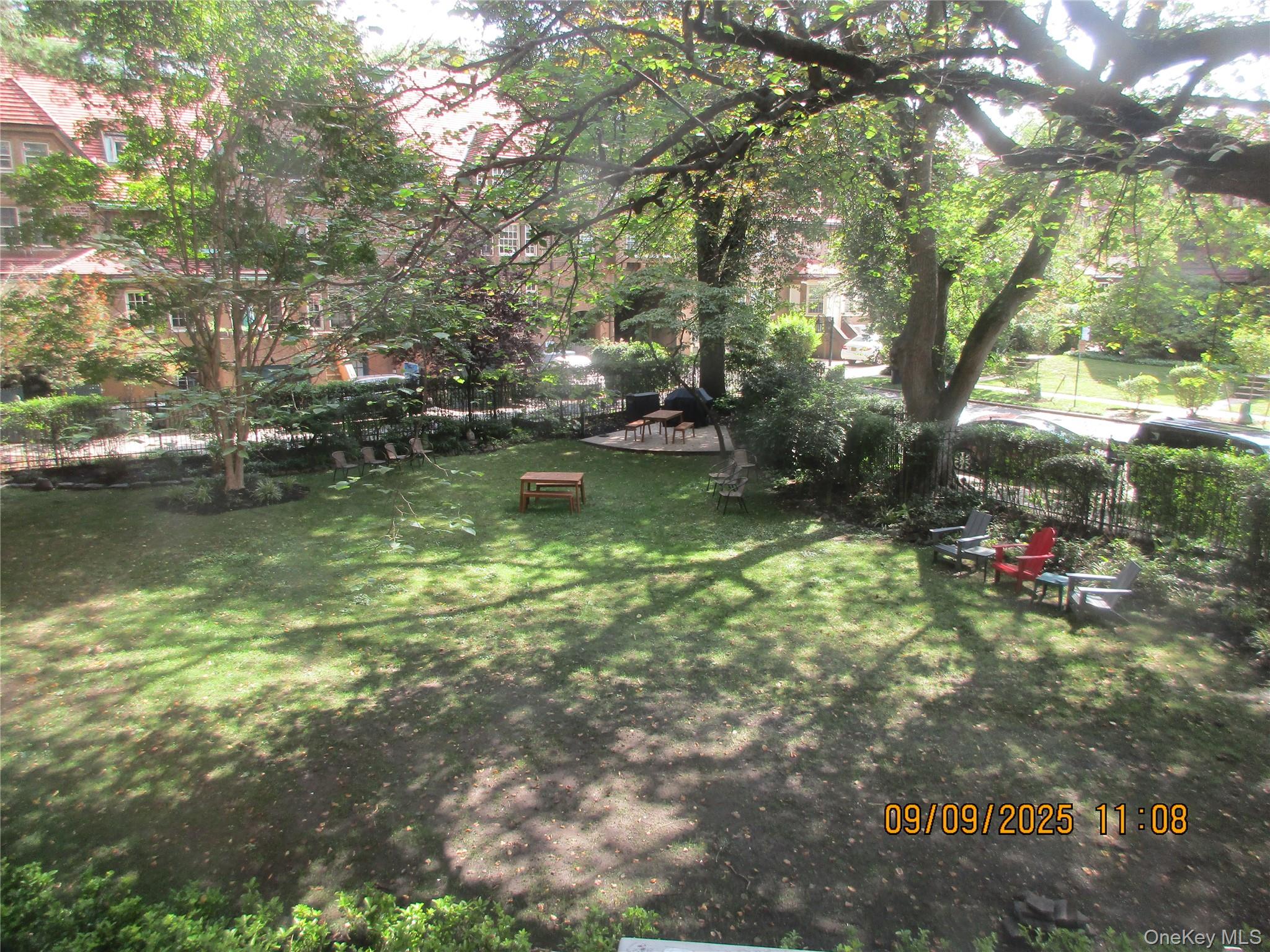 20 continental Avenue # 2R, Forest Hills, NY 11375