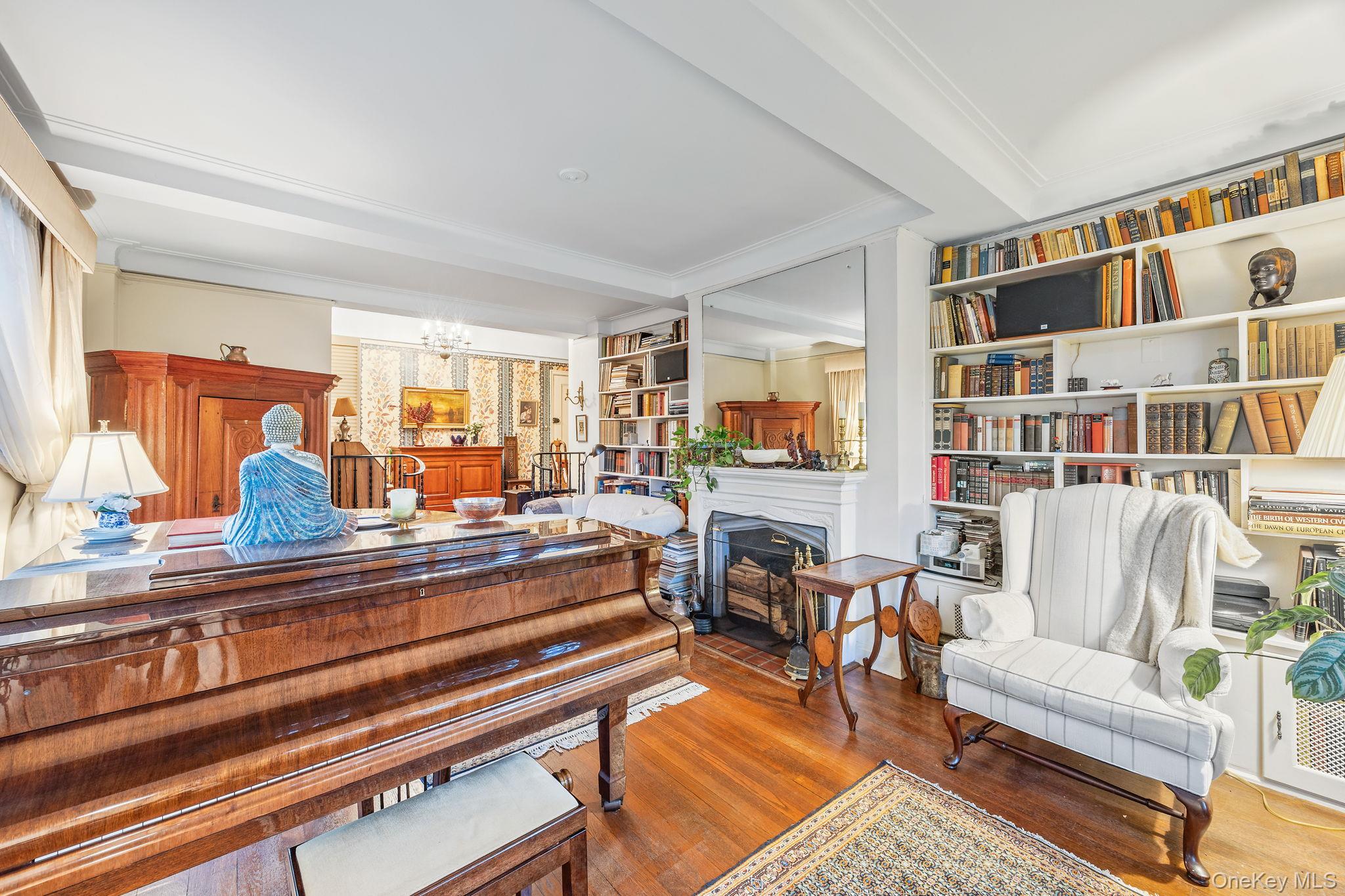 20 continental Avenue # 2R, Forest Hills, NY 11375