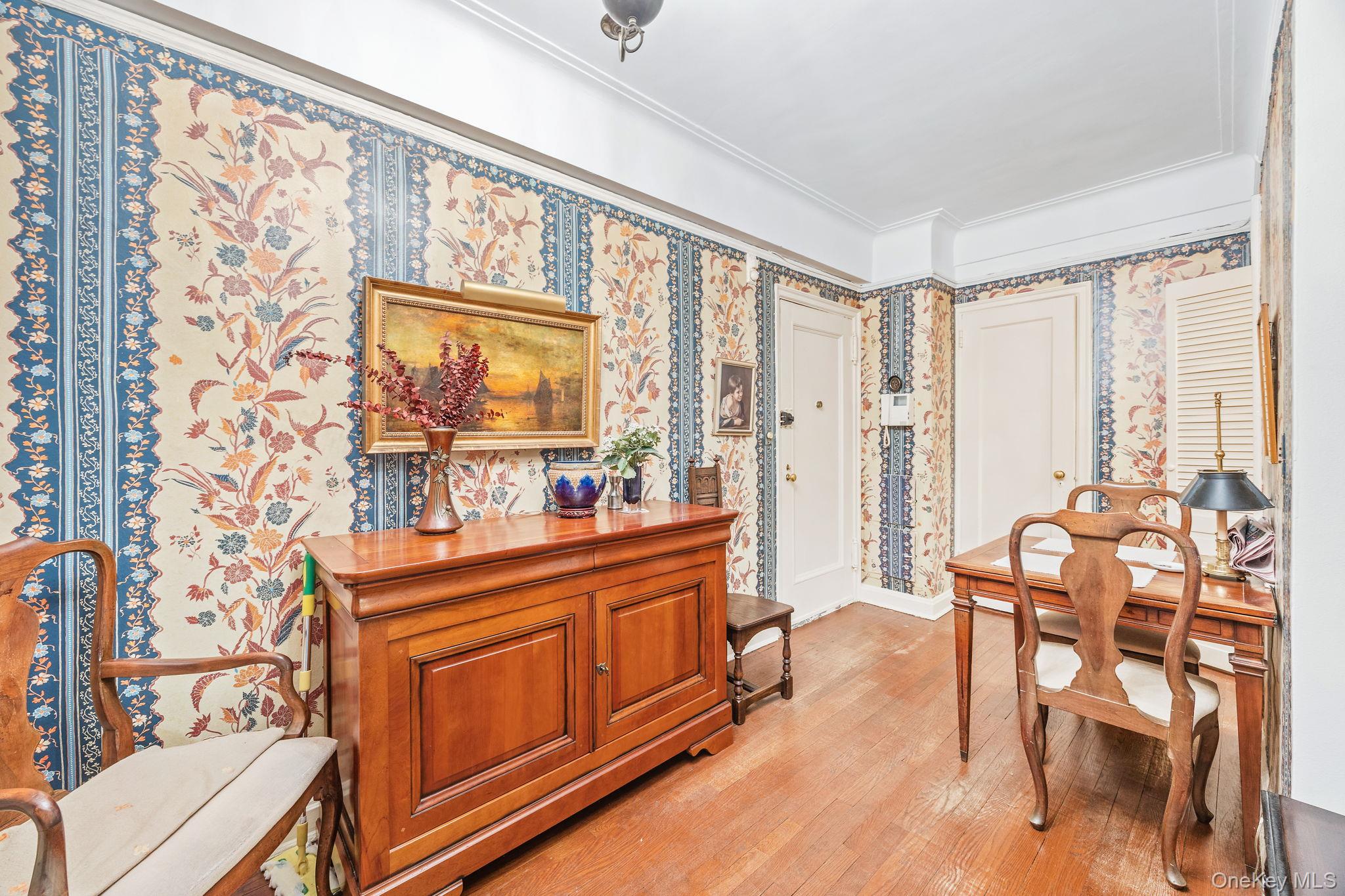 20 continental Avenue # 2R, Forest Hills, NY 11375