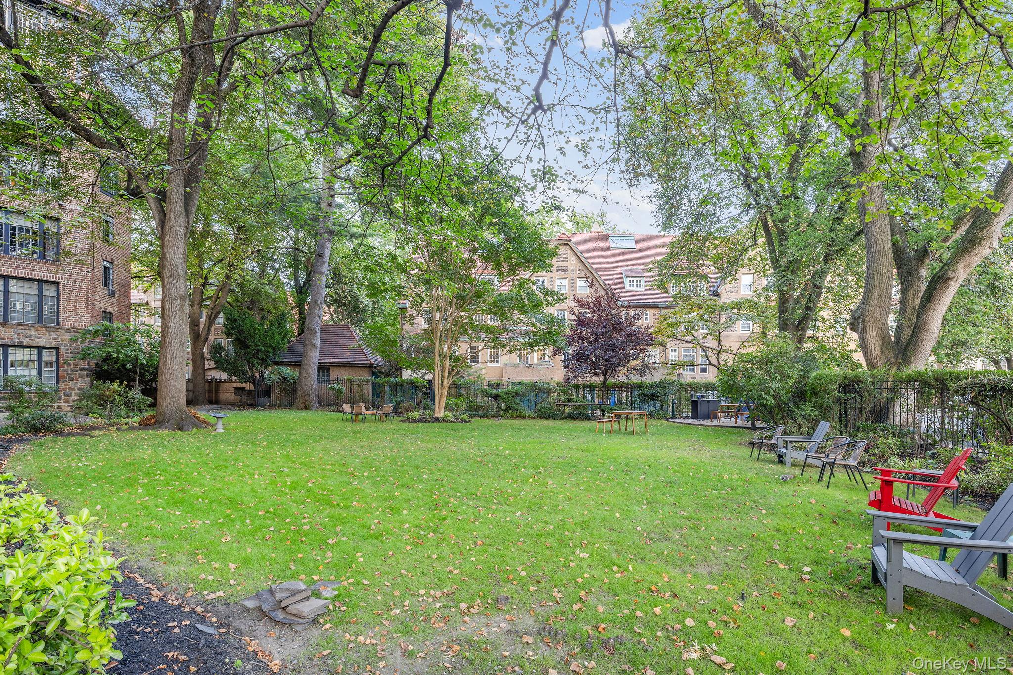 20 continental Avenue # 2R, Forest Hills, NY 11375