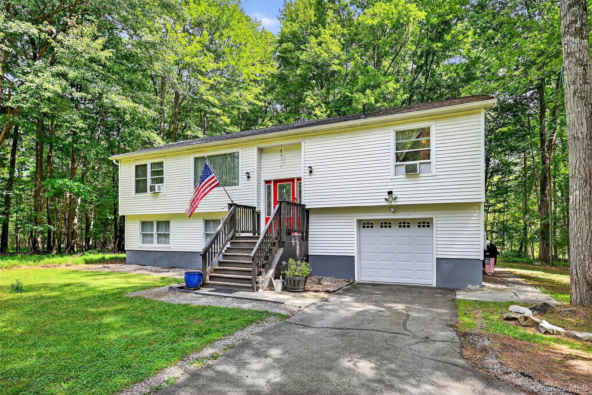 6 Tice Lane, Middletown, NY 10941