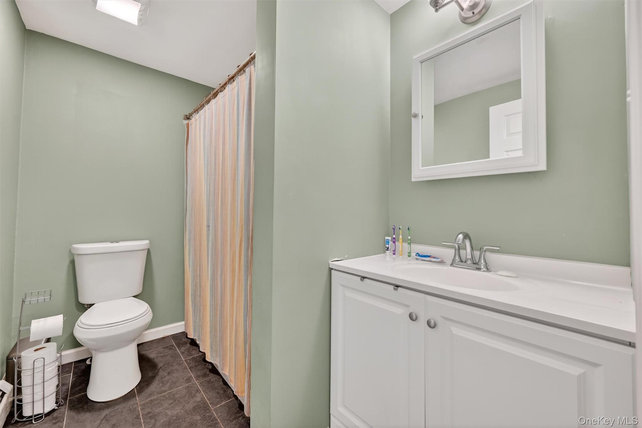 6 Tice Lane, Middletown, NY 10941