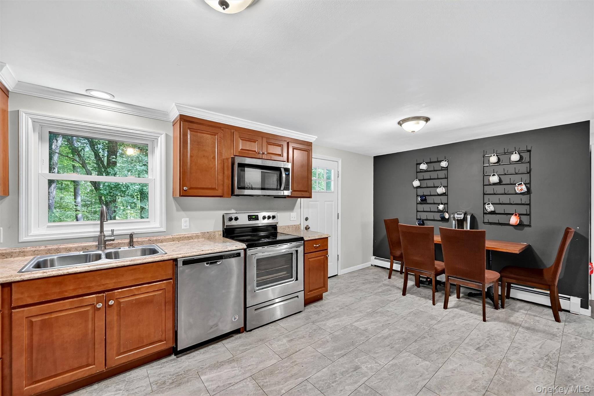 6 Tice Lane, Middletown, NY 10941