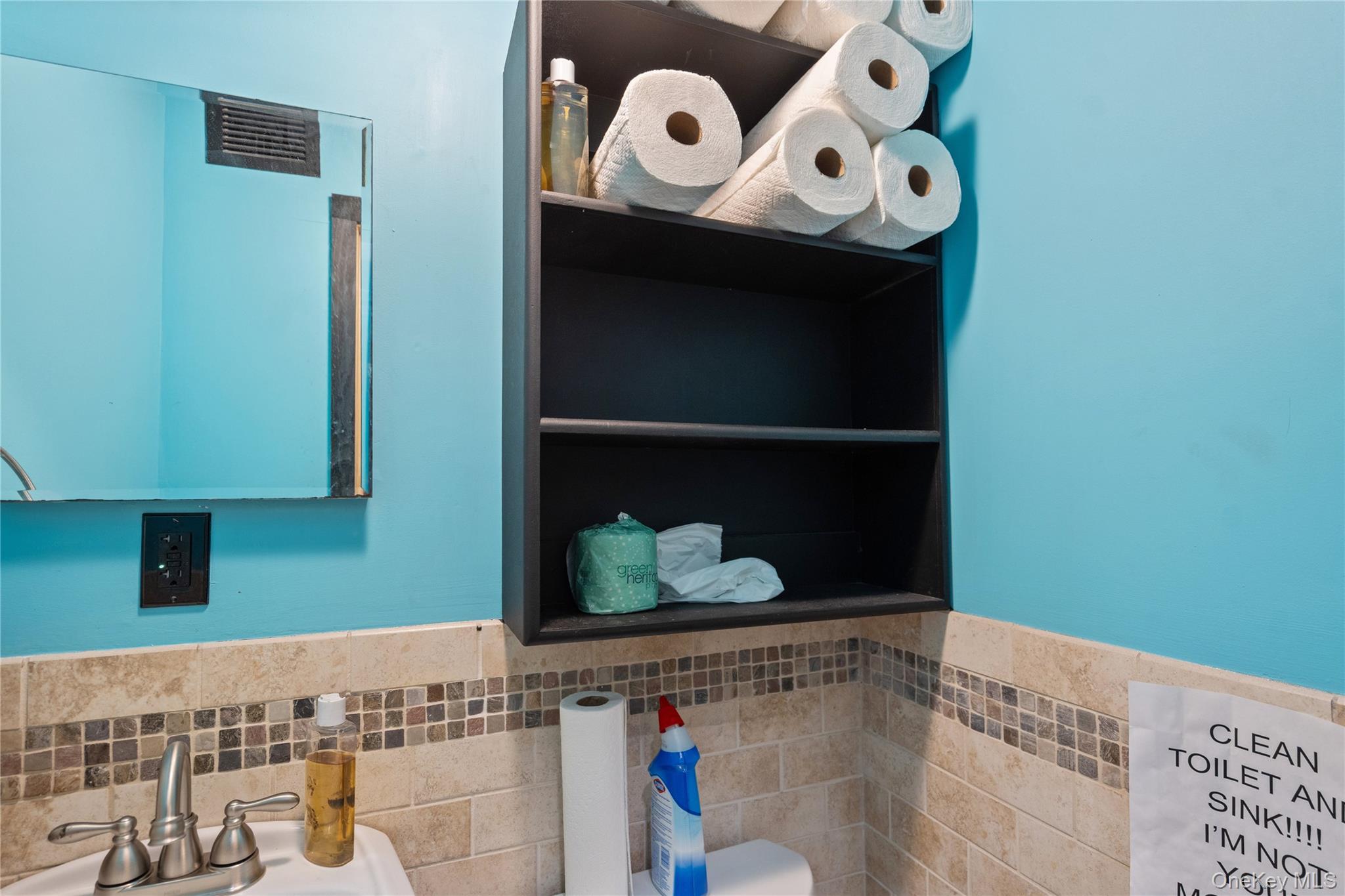 20 Ackerson Street, Bay Shore, NY 11706