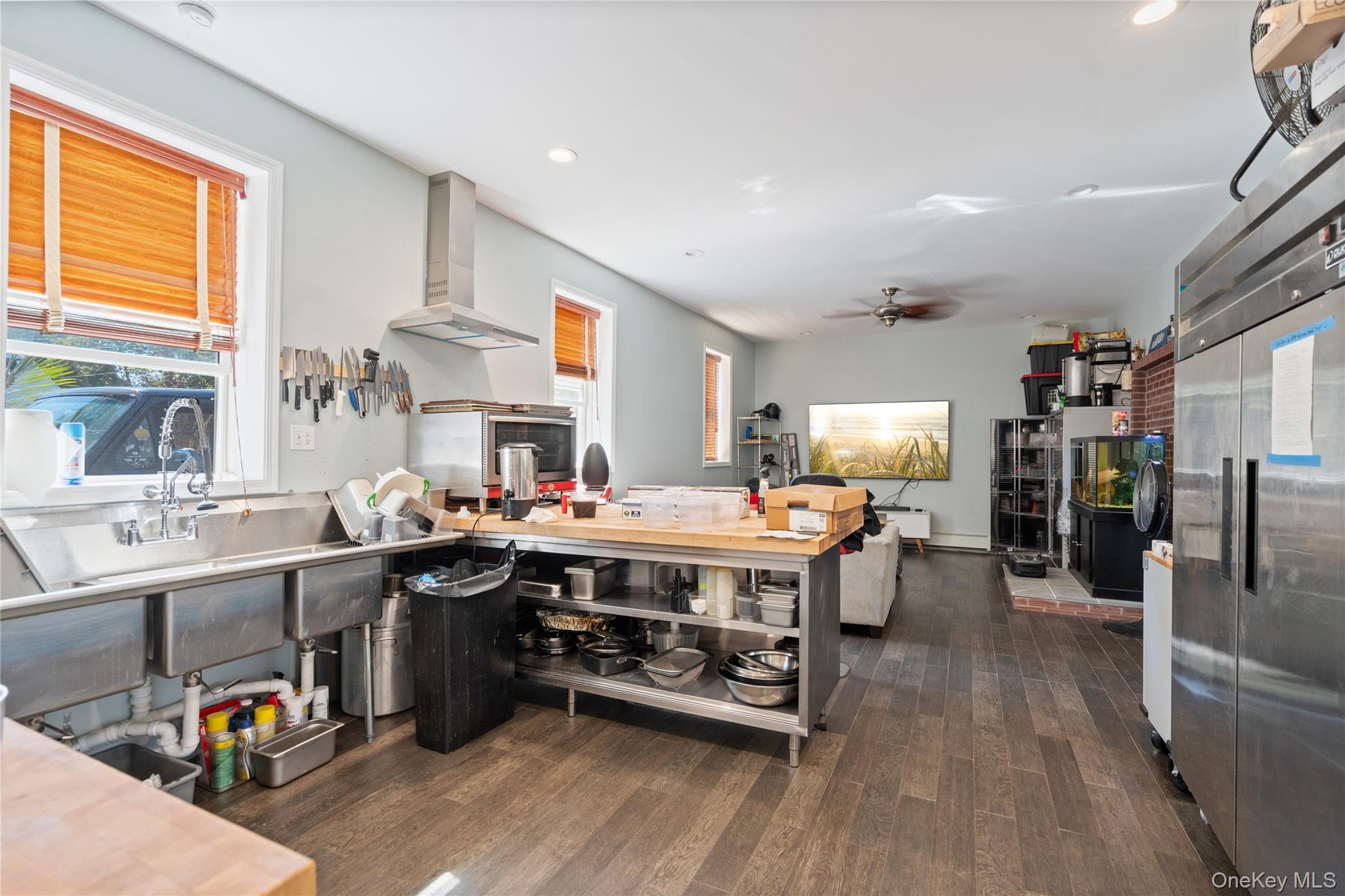 20 Ackerson Street, Bay Shore, NY 11706