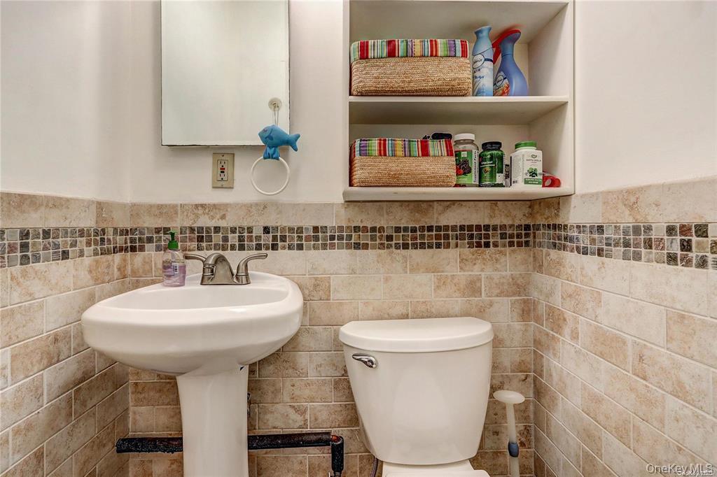 20 Ackerson Street, Bay Shore, NY 11706