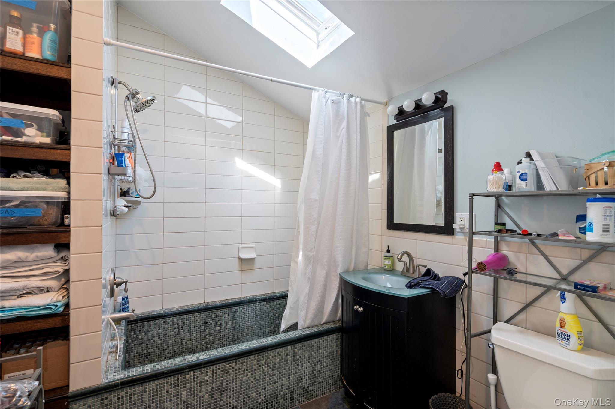 20 Ackerson Street, Bay Shore, NY 11706