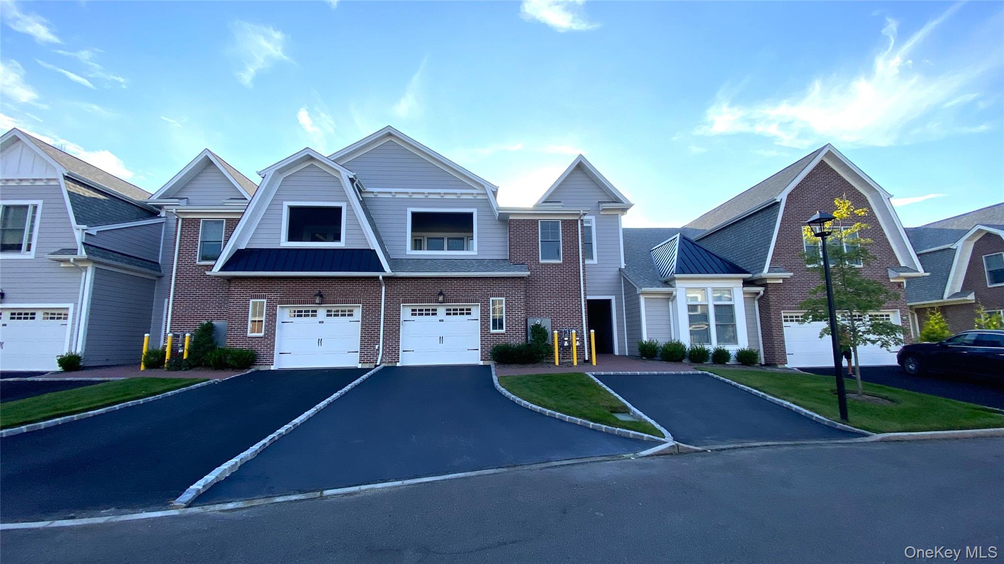 242 Coach Drive, Woodbury, NY 11797