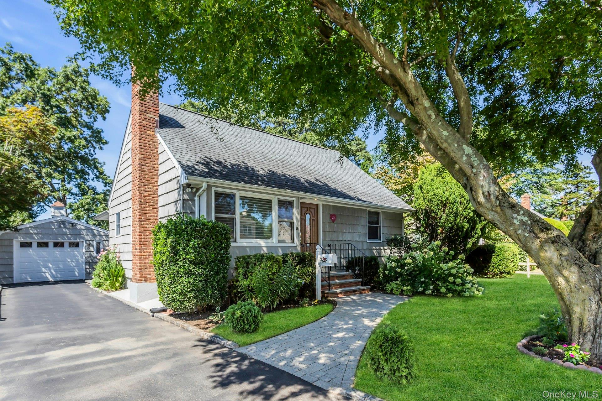 19 Timber Road, Glen Cove, NY 11542