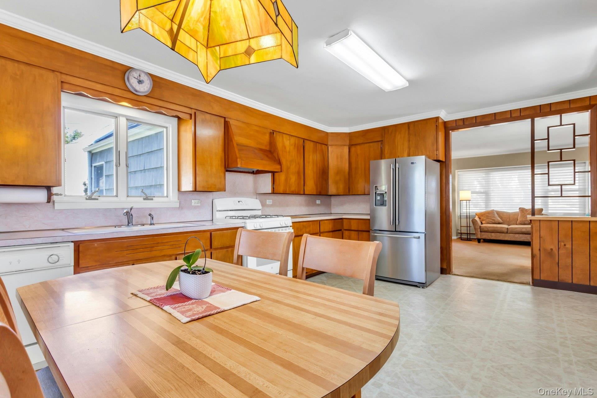 19 Timber Road, Glen Cove, NY 11542