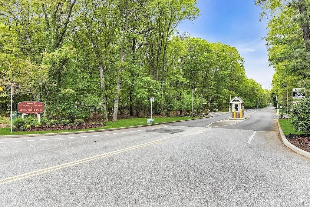 14 Franklin Commons, Yaphank, NY 11980