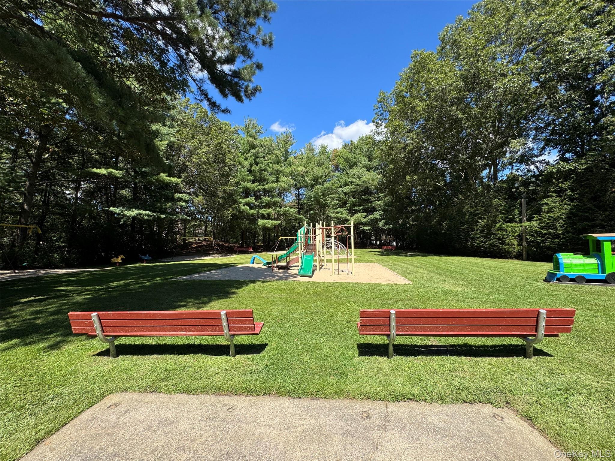 14 Franklin Commons, Yaphank, NY 11980