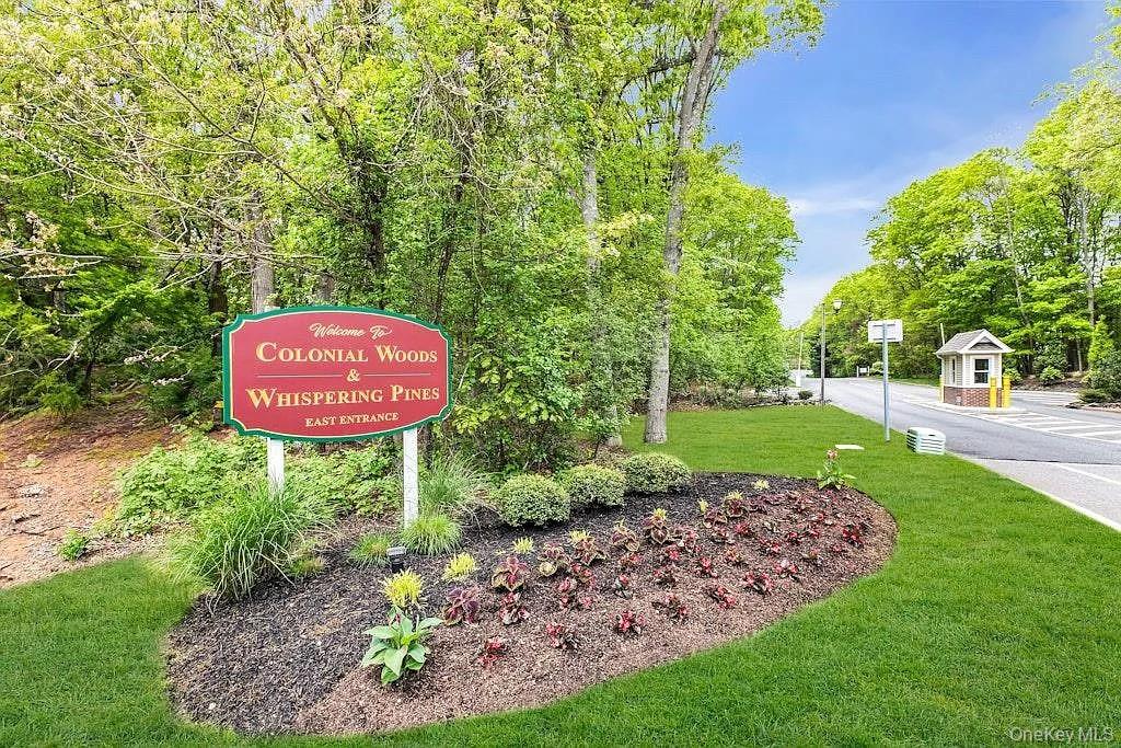 14 Franklin Commons, Yaphank, NY 11980