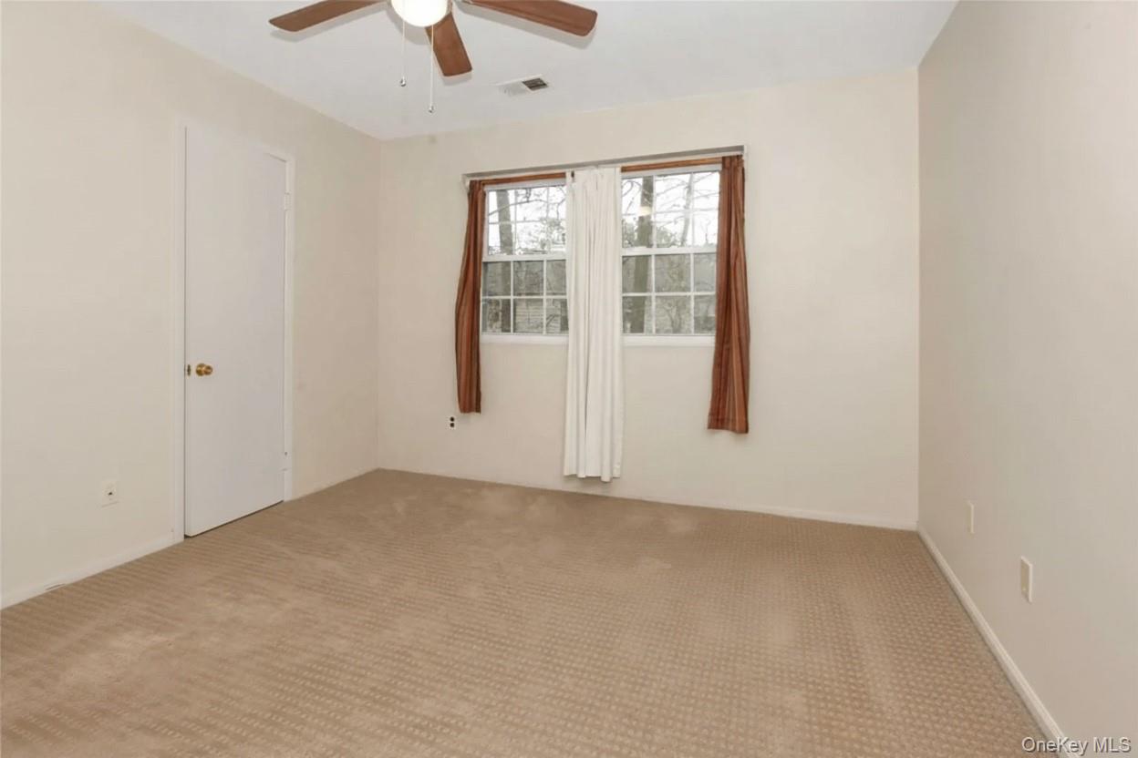 14 Franklin Commons, Yaphank, NY 11980