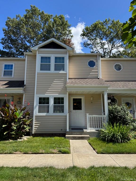 14 Franklin Commons, Yaphank, NY 11980