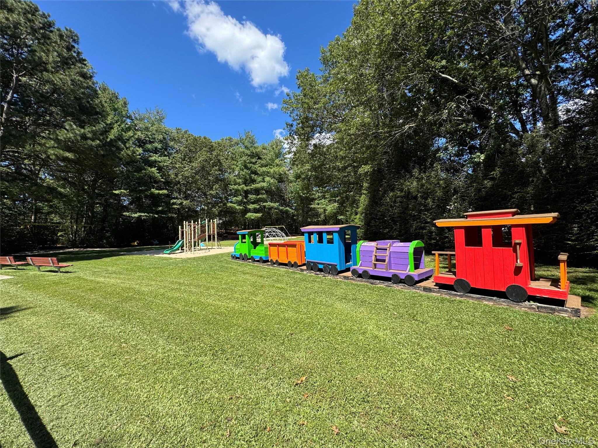 14 Franklin Commons, Yaphank, NY 11980