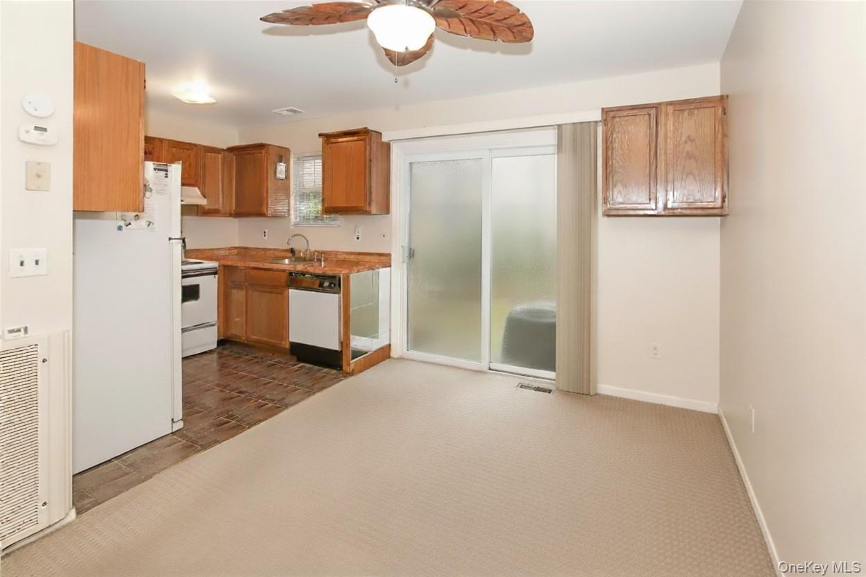 14 Franklin Commons, Yaphank, NY 11980