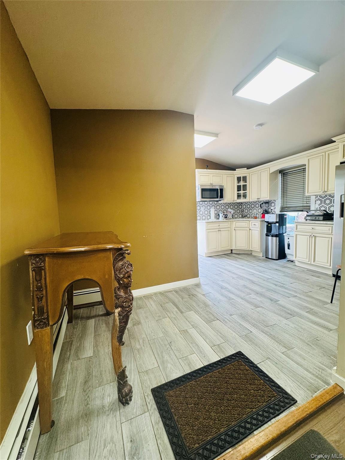 43 W Columbia Street, Hempstead, NY 11550