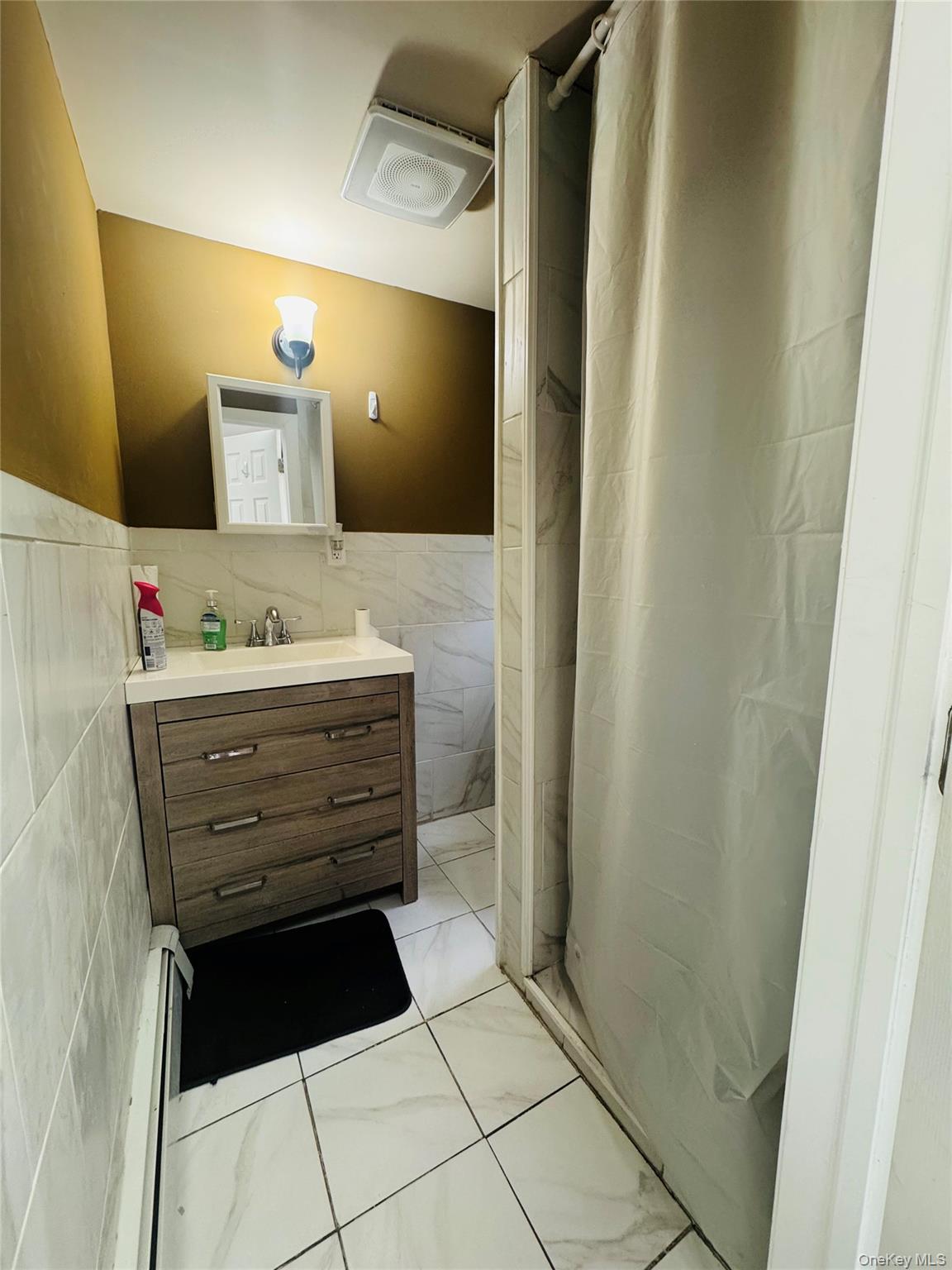 43 W Columbia Street, Hempstead, NY 11550