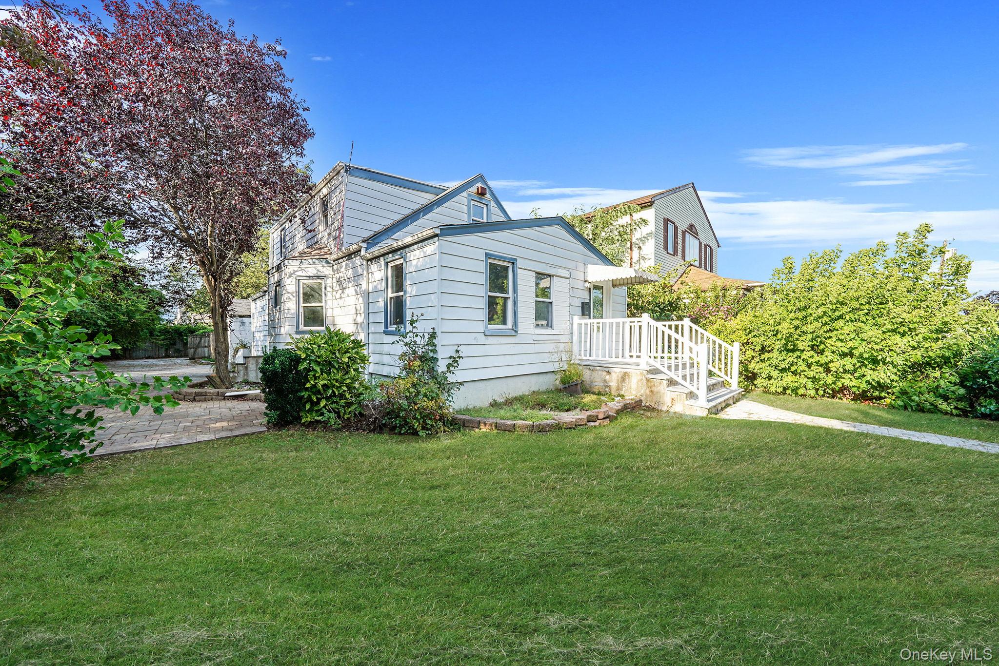 93 Woodside Avenue, Freeport, NY 11520