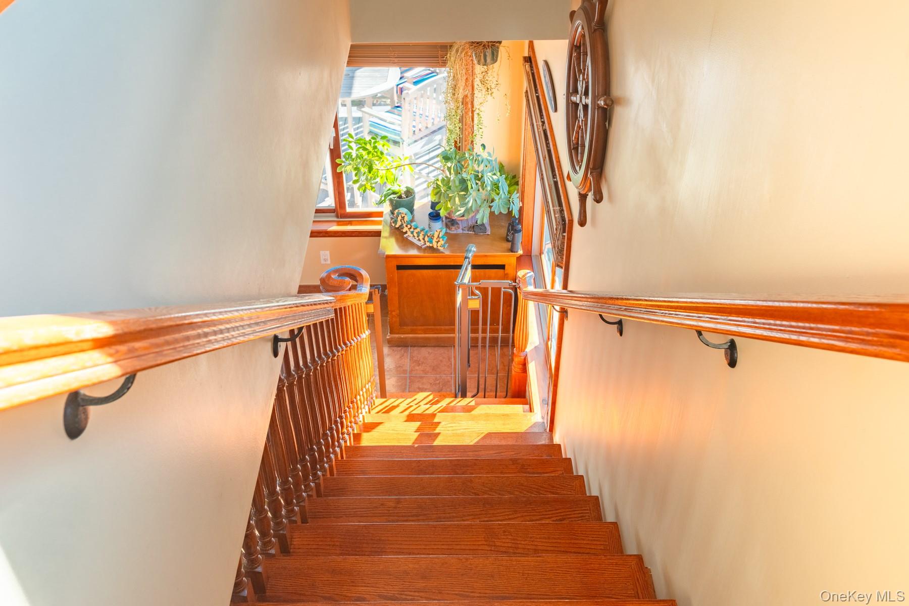 49 W Bayview Avenue W, Lindenhurst, NY 11757