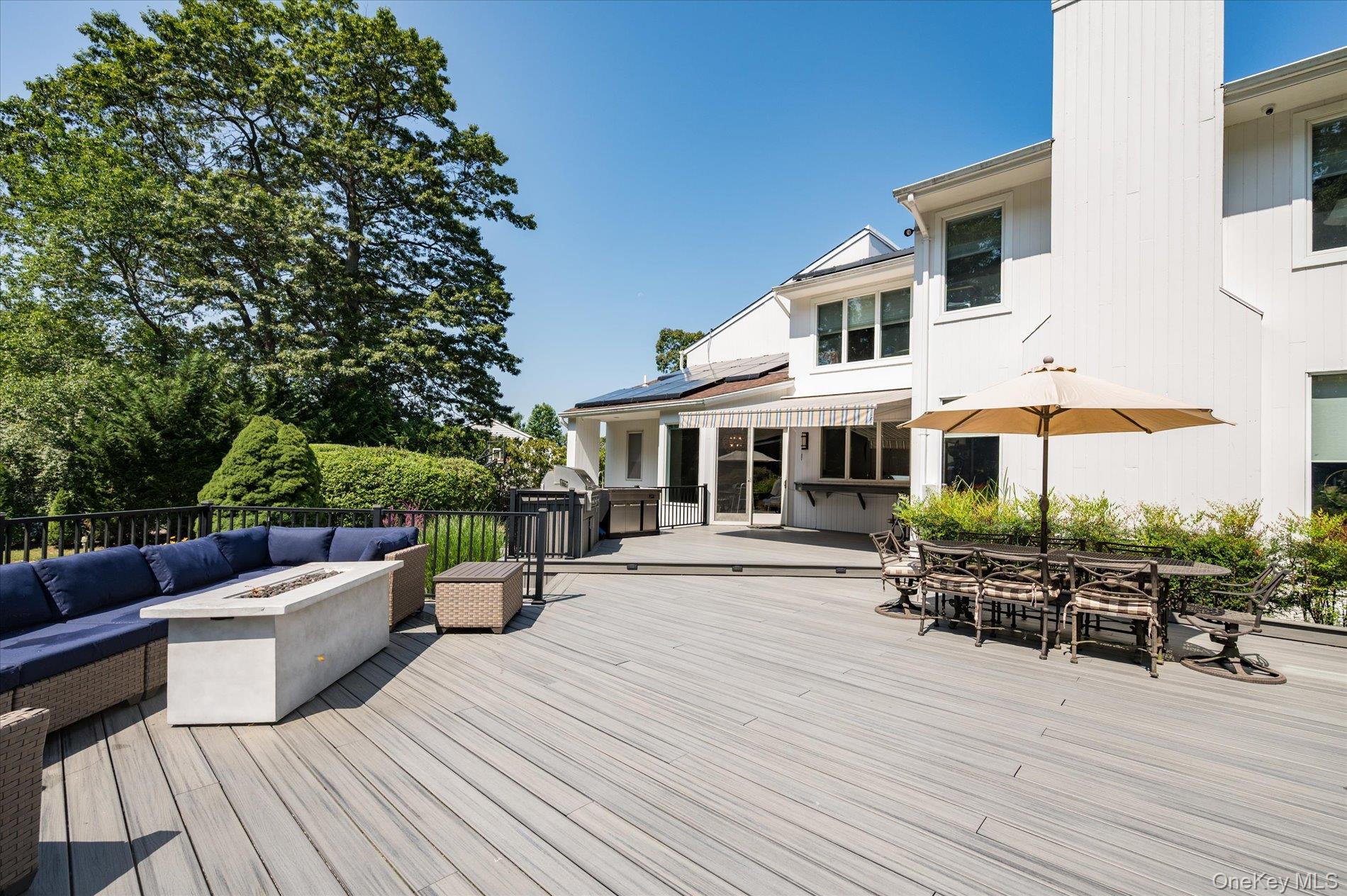 9 Scenic View Court, Dix Hills, NY 11746