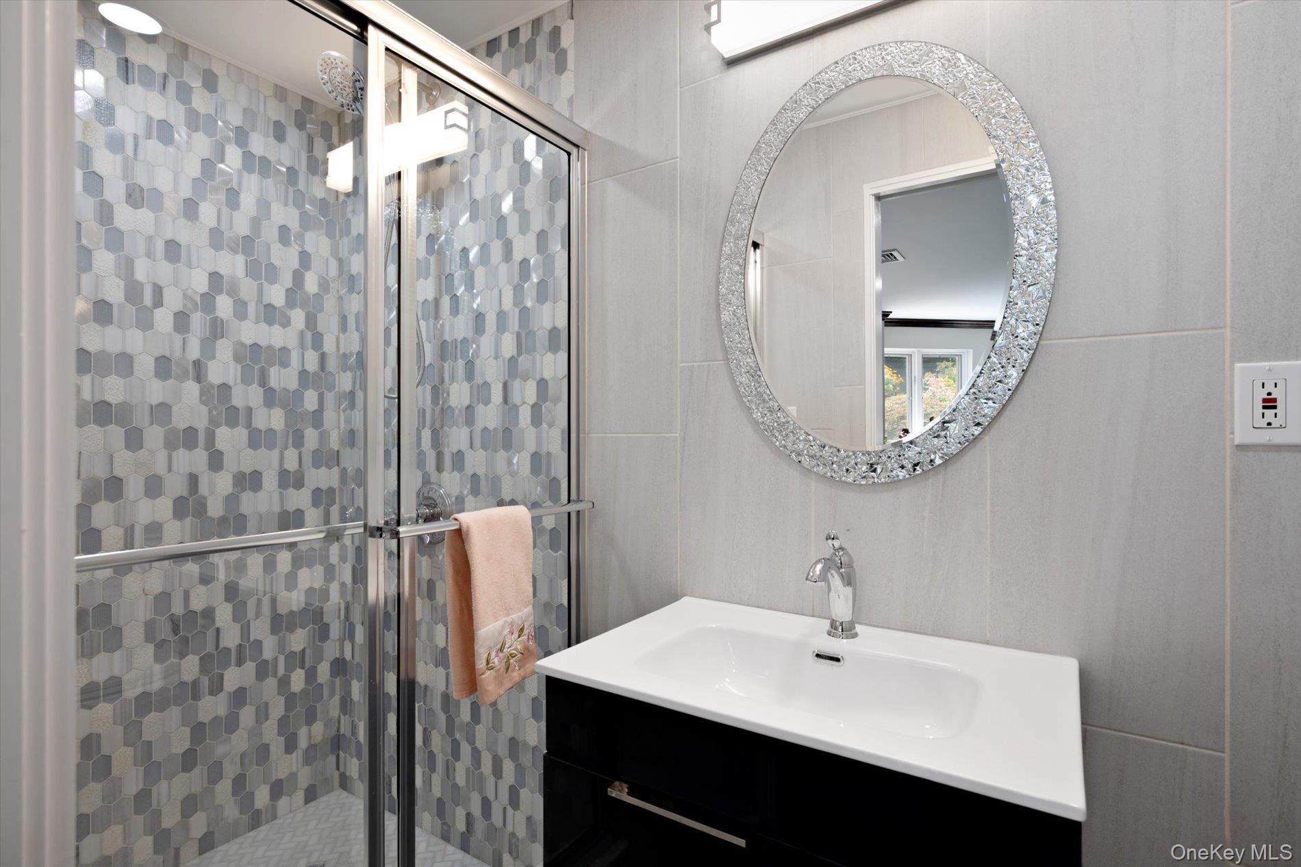 9 Scenic View Court, Dix Hills, NY 11746