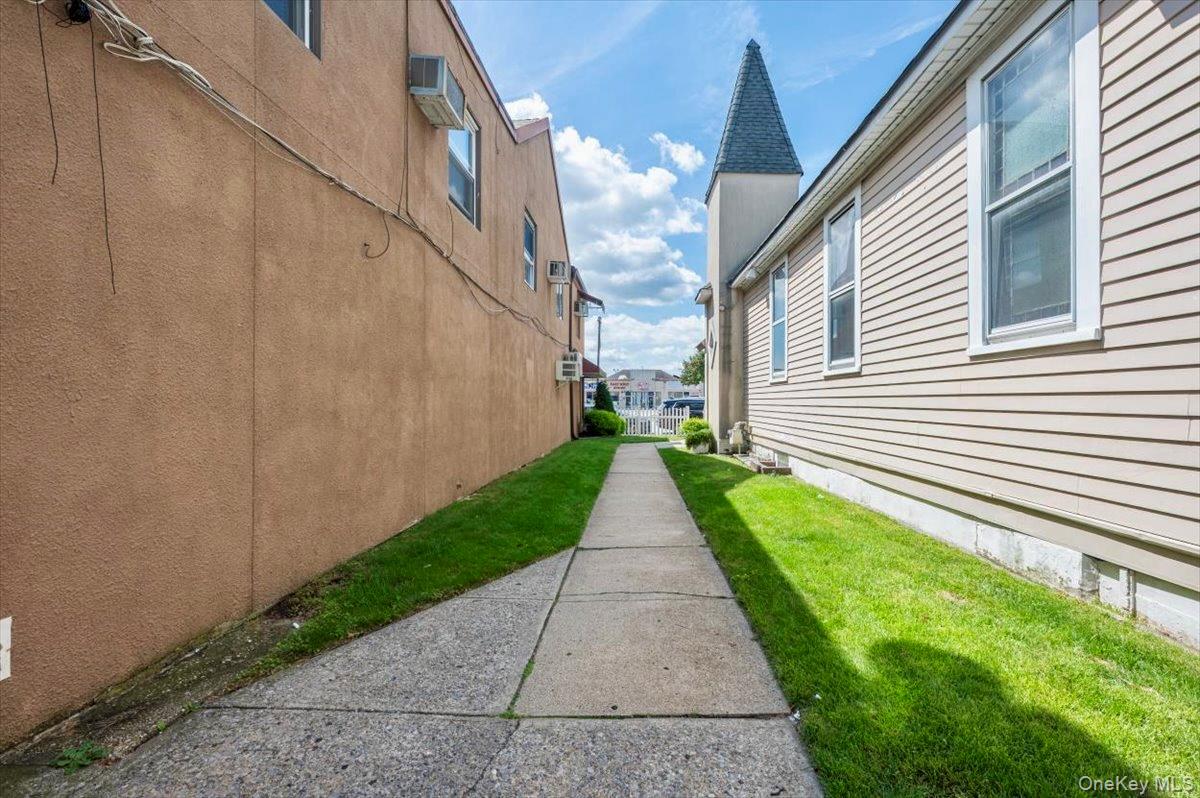 107-109 Broadway # 107, Hicksville, NY 11801