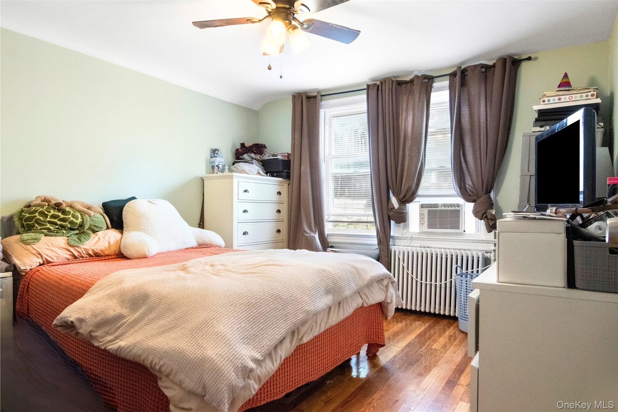 14 S Terrace Avenue, Mount Vernon, NY 10550