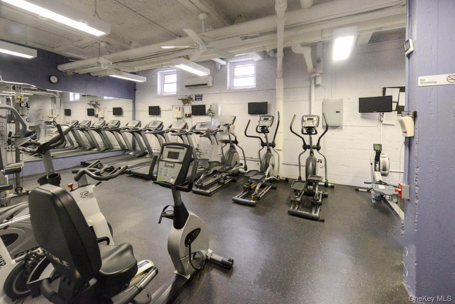 67-66 108th Street # D43, Forest Hills, NY 11375