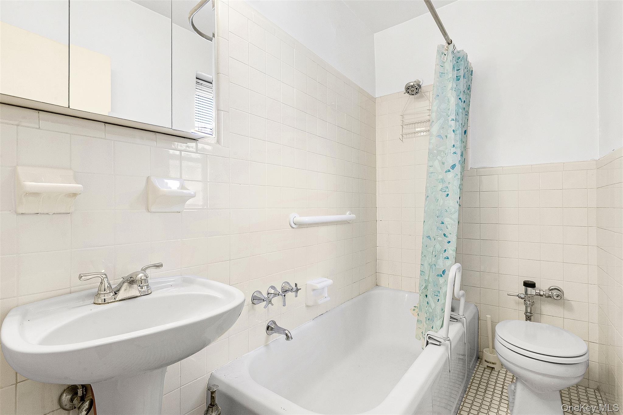 67-66 108th Street # D43, Forest Hills, NY 11375