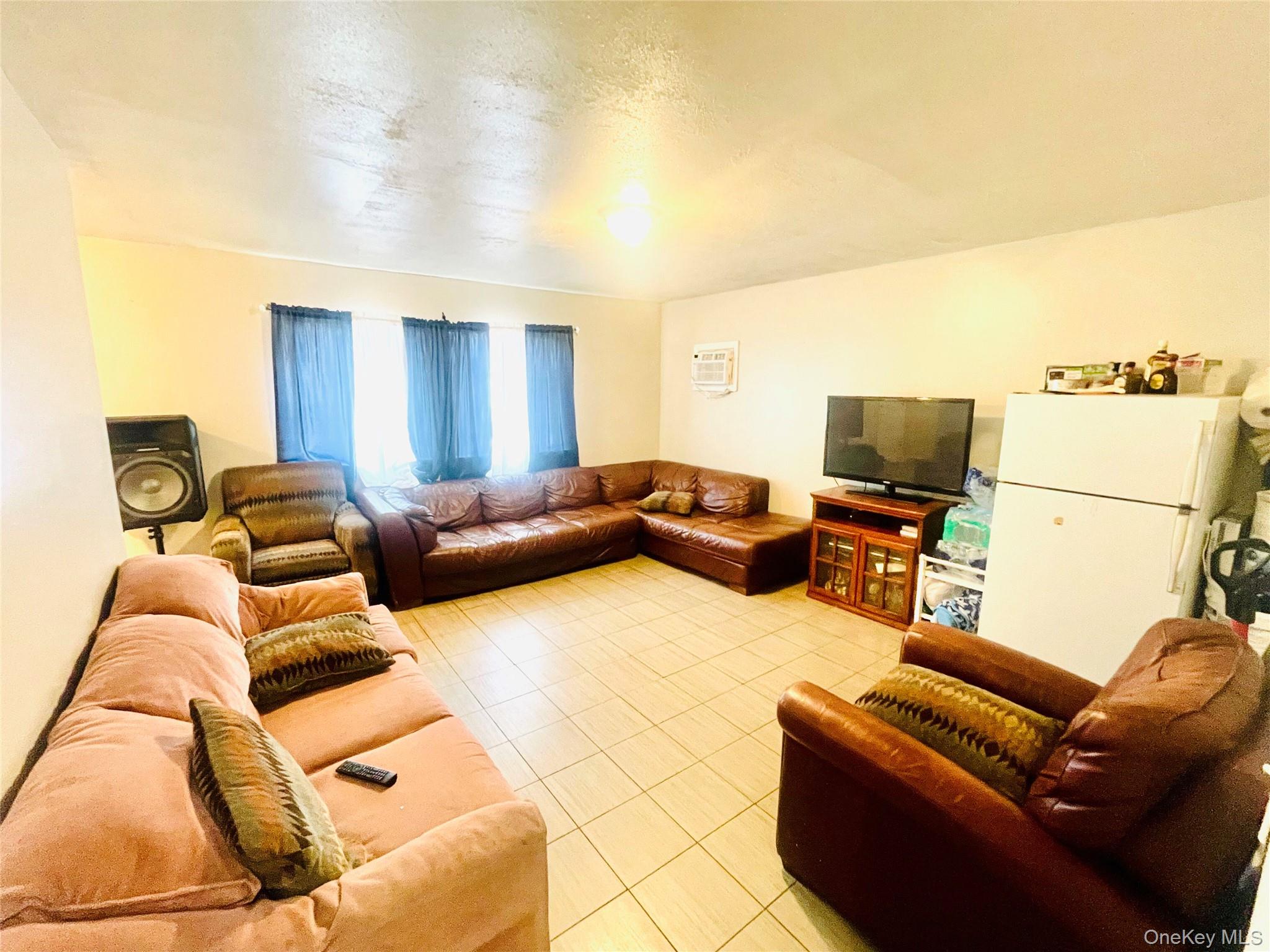 29 Gray Avenue, Medford, NY 11763