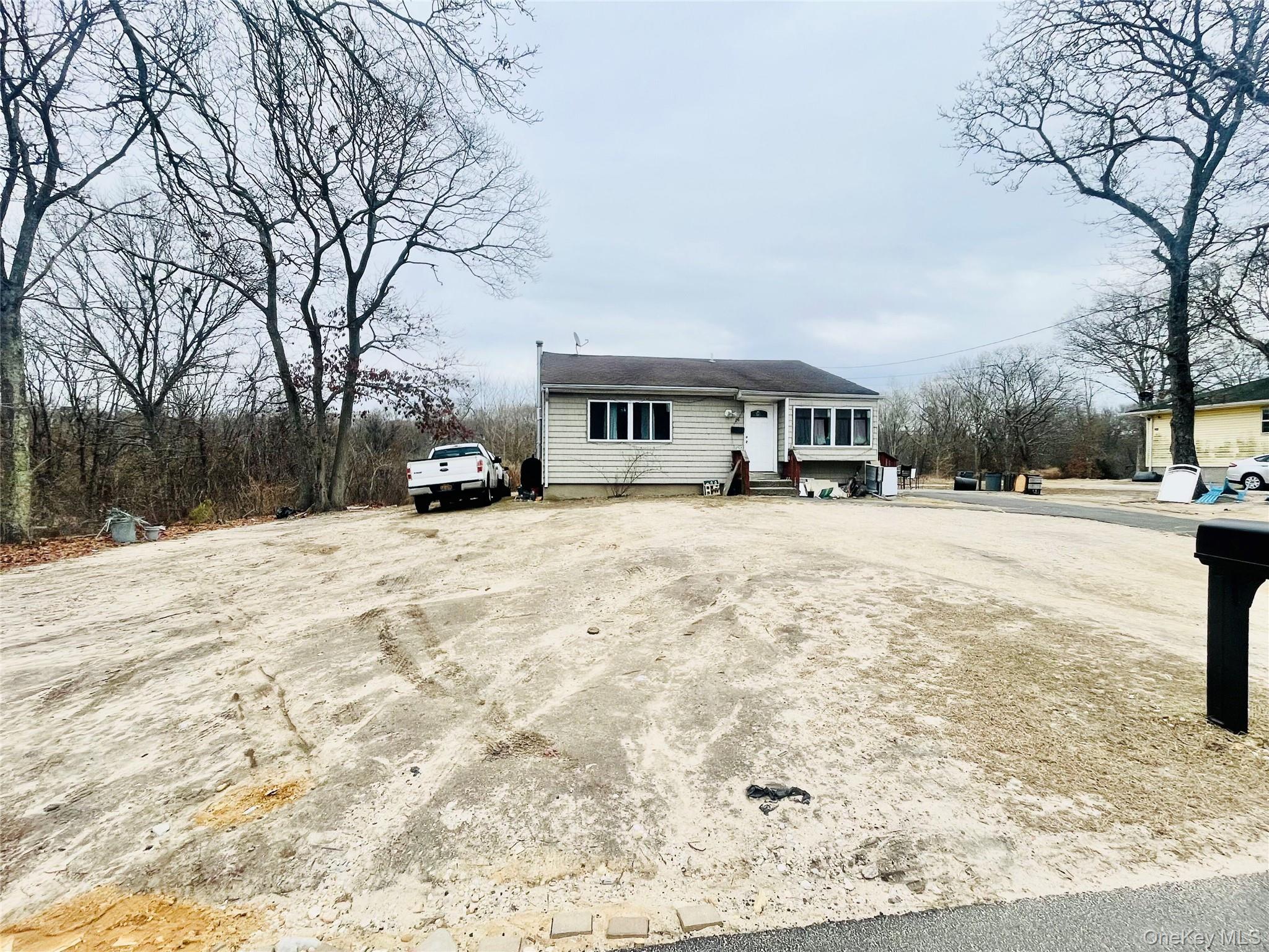29 Gray Avenue, Medford, NY 11763