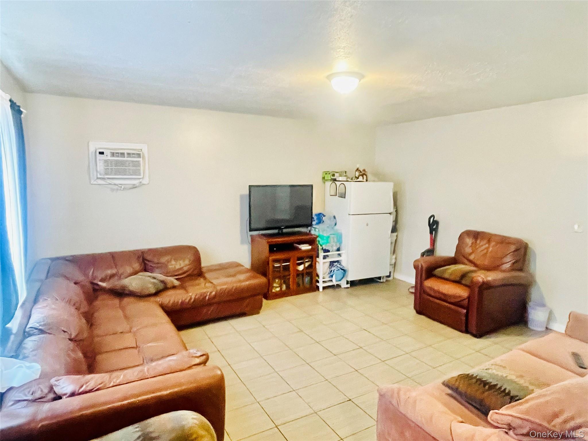 29 Gray Avenue, Medford, NY 11763