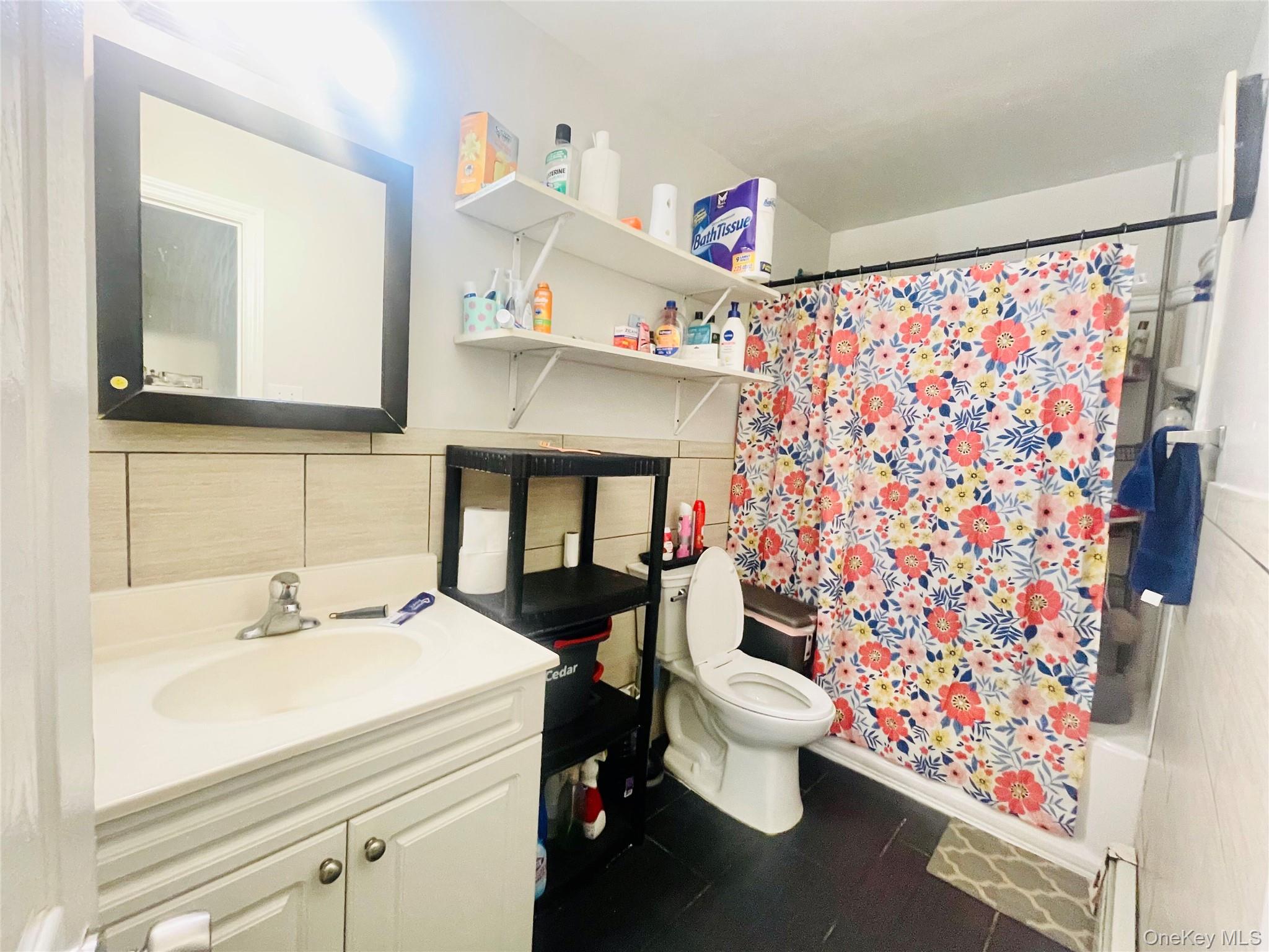 29 Gray Avenue, Medford, NY 11763