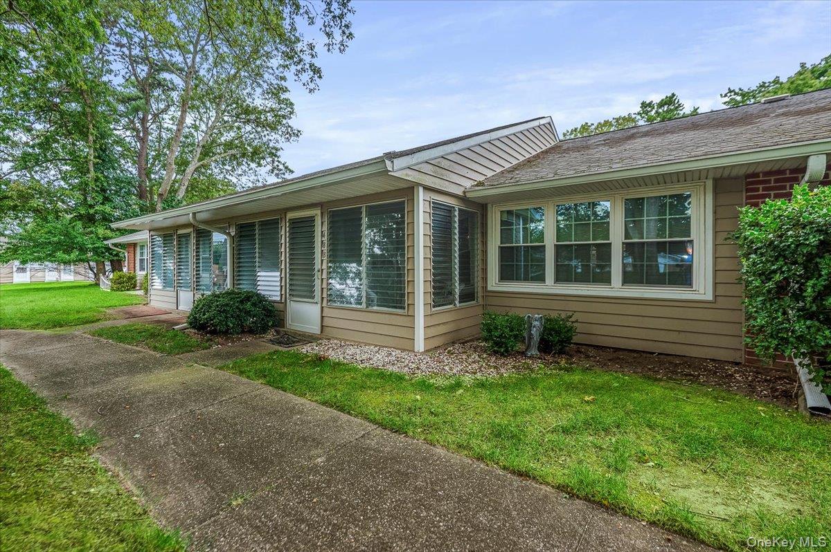 48 Trent Court # B, Ridge, NY 11961